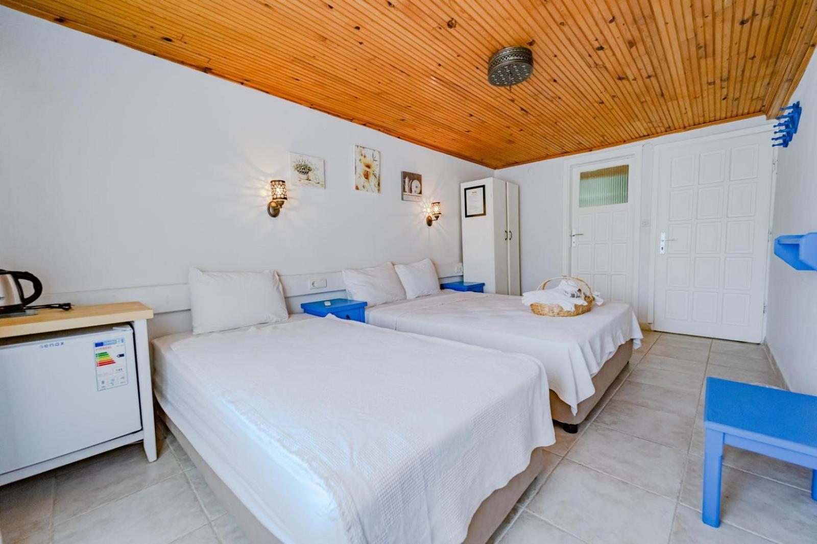 Standard Triple Room photo 2