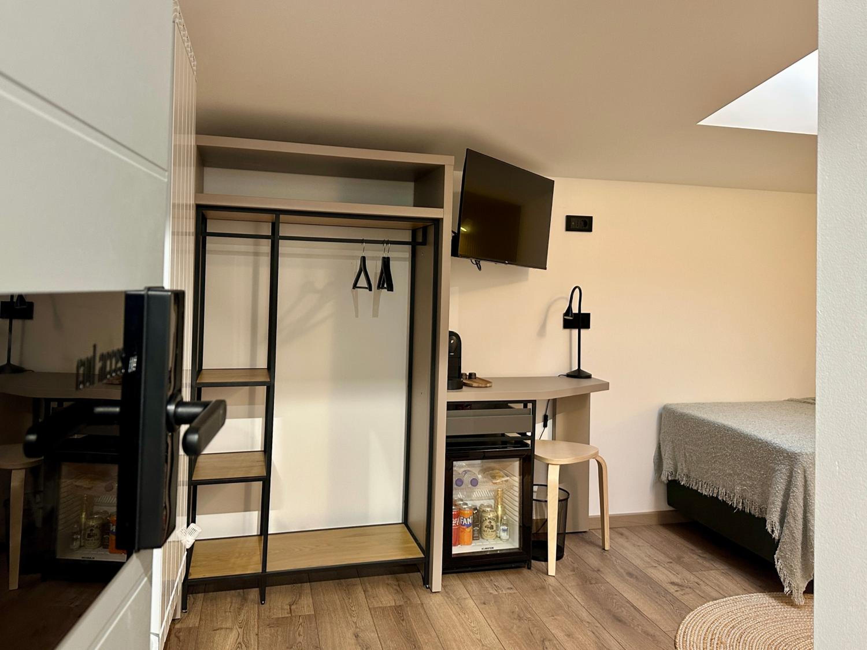 Single Room photo 2