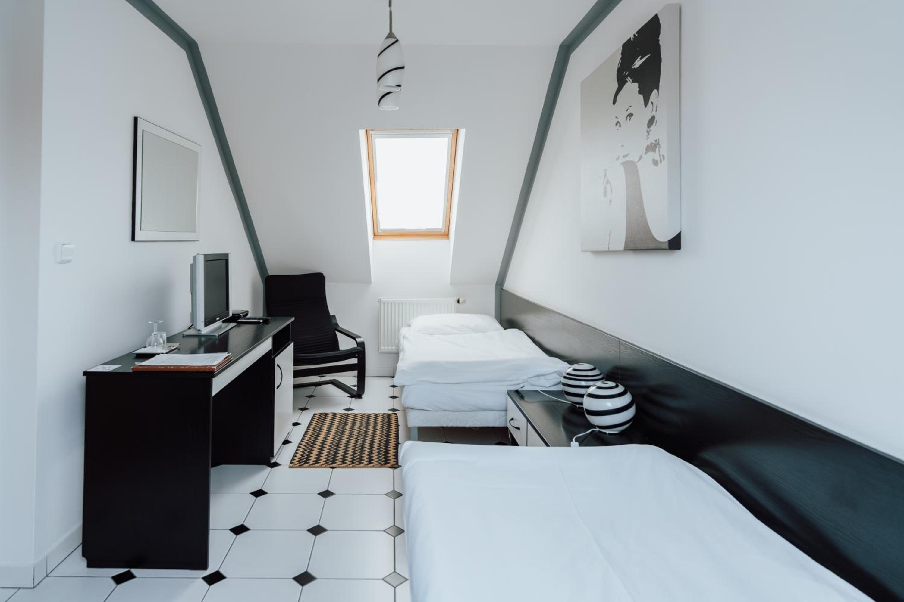 Standard Double or Twin Room photo 3