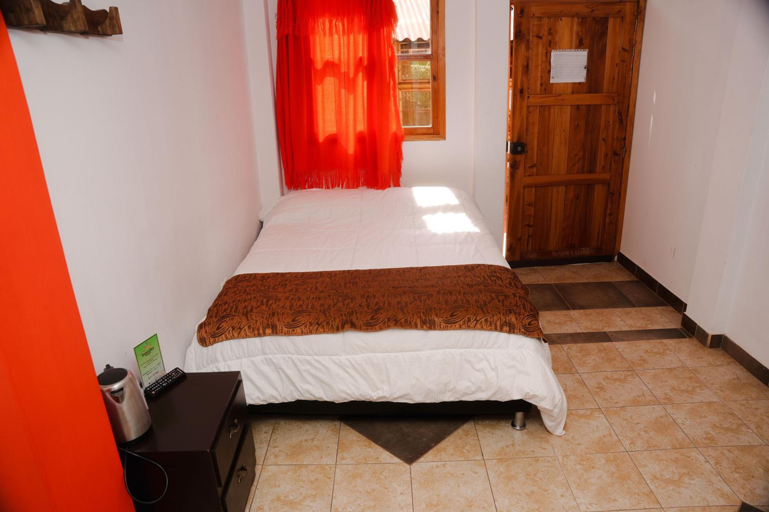 Standard Double Room with Shower and Private Toilet photo 3