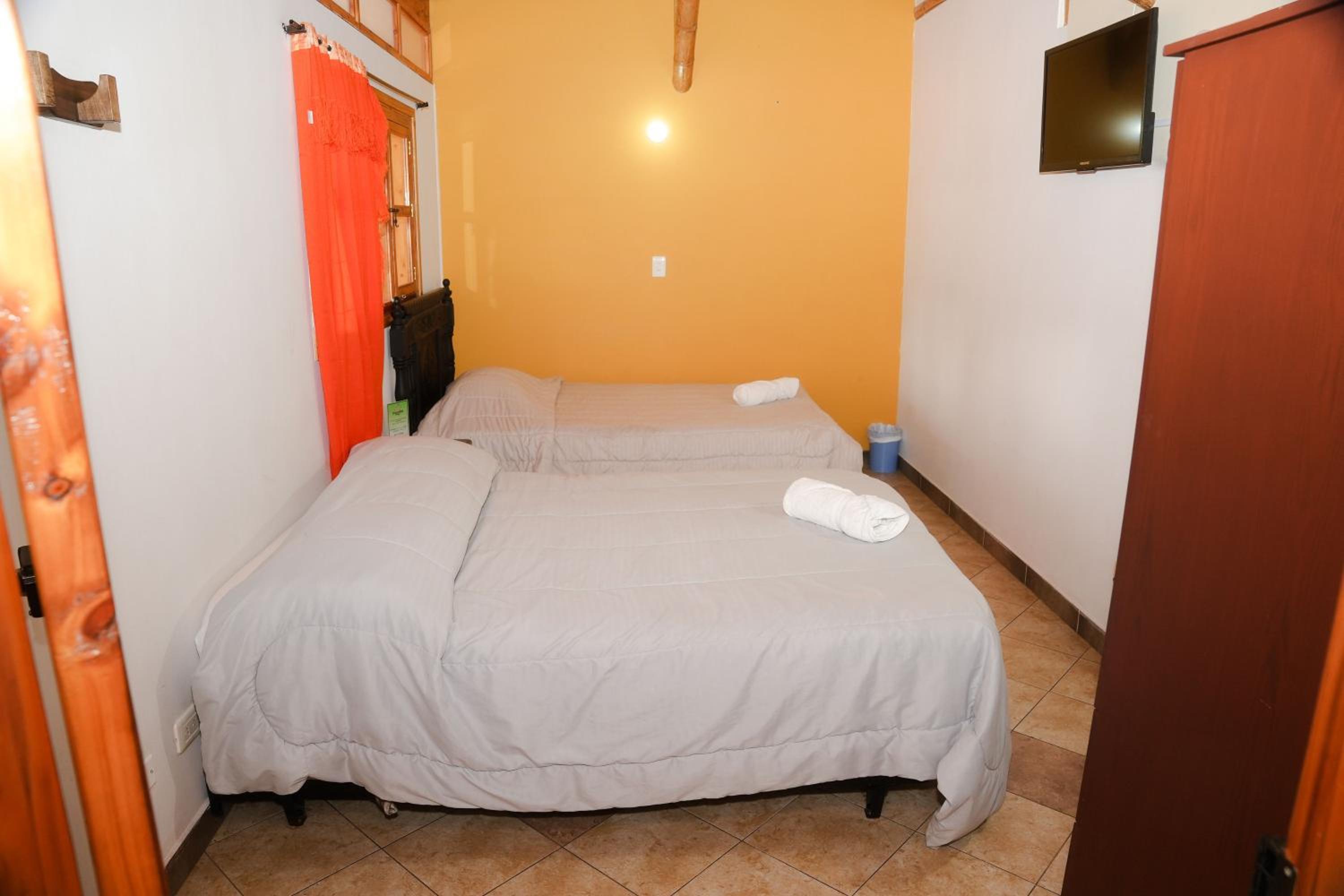 Standard Triple Room with Shower and private toilet