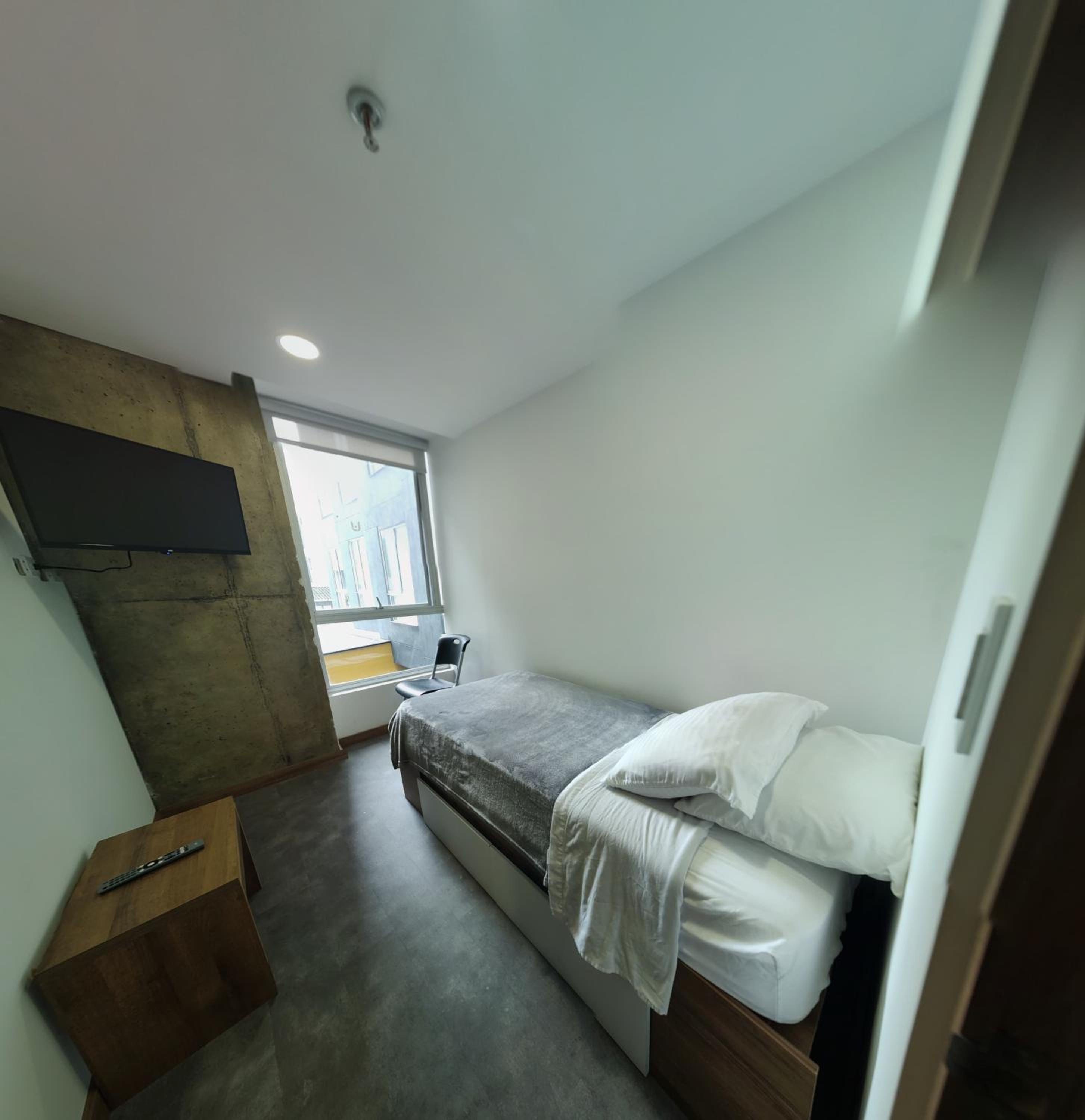 Single Room with Bathroom photo 1