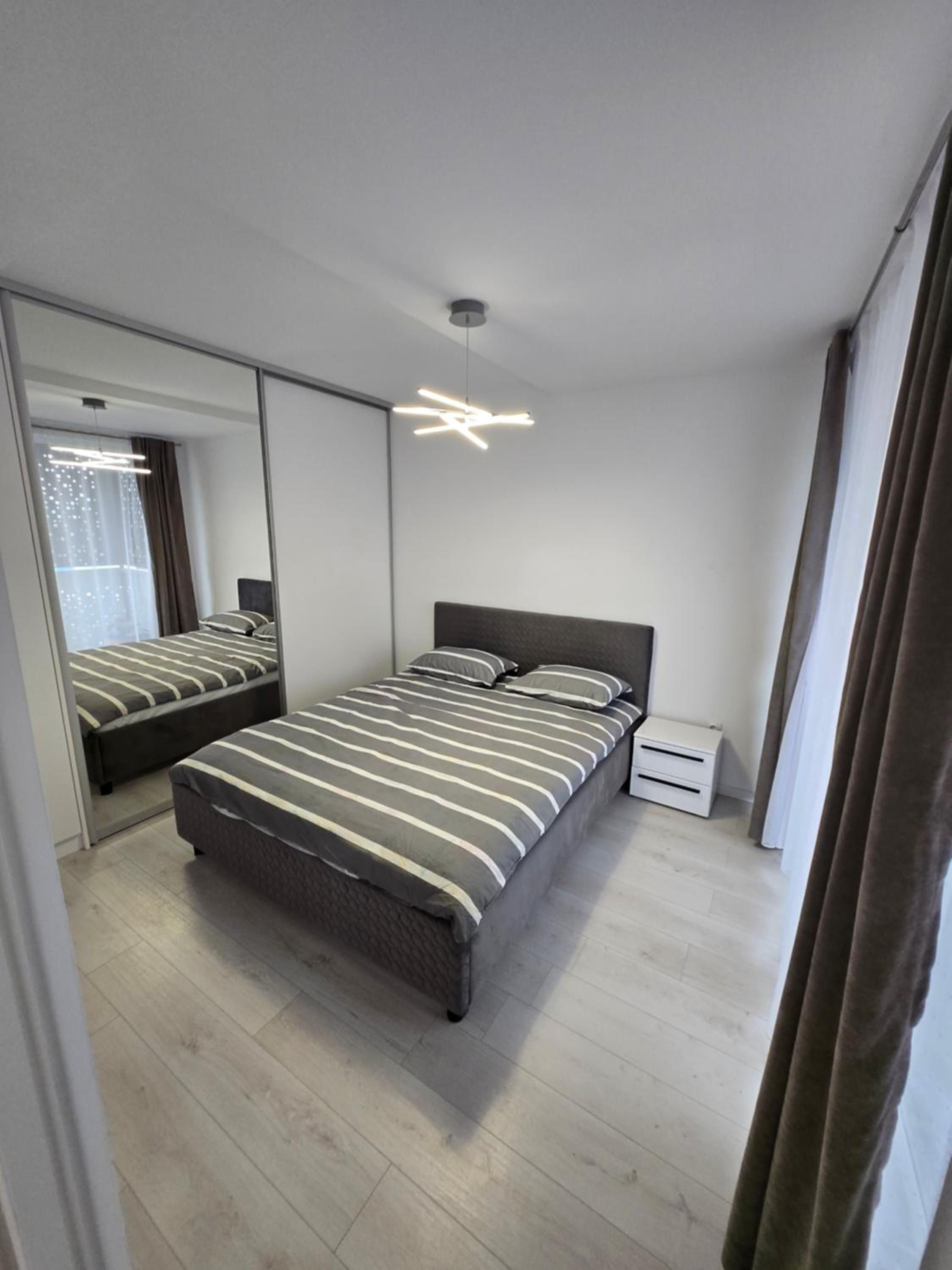 One-Bedroom Apartment photo 1