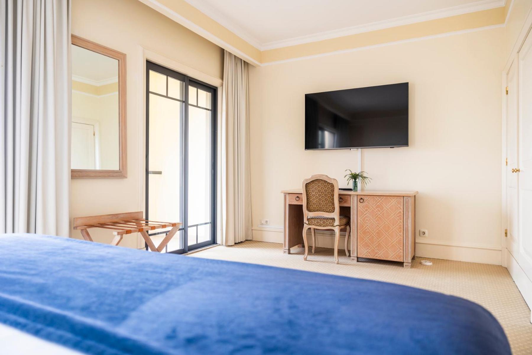 Suite - Photo 9