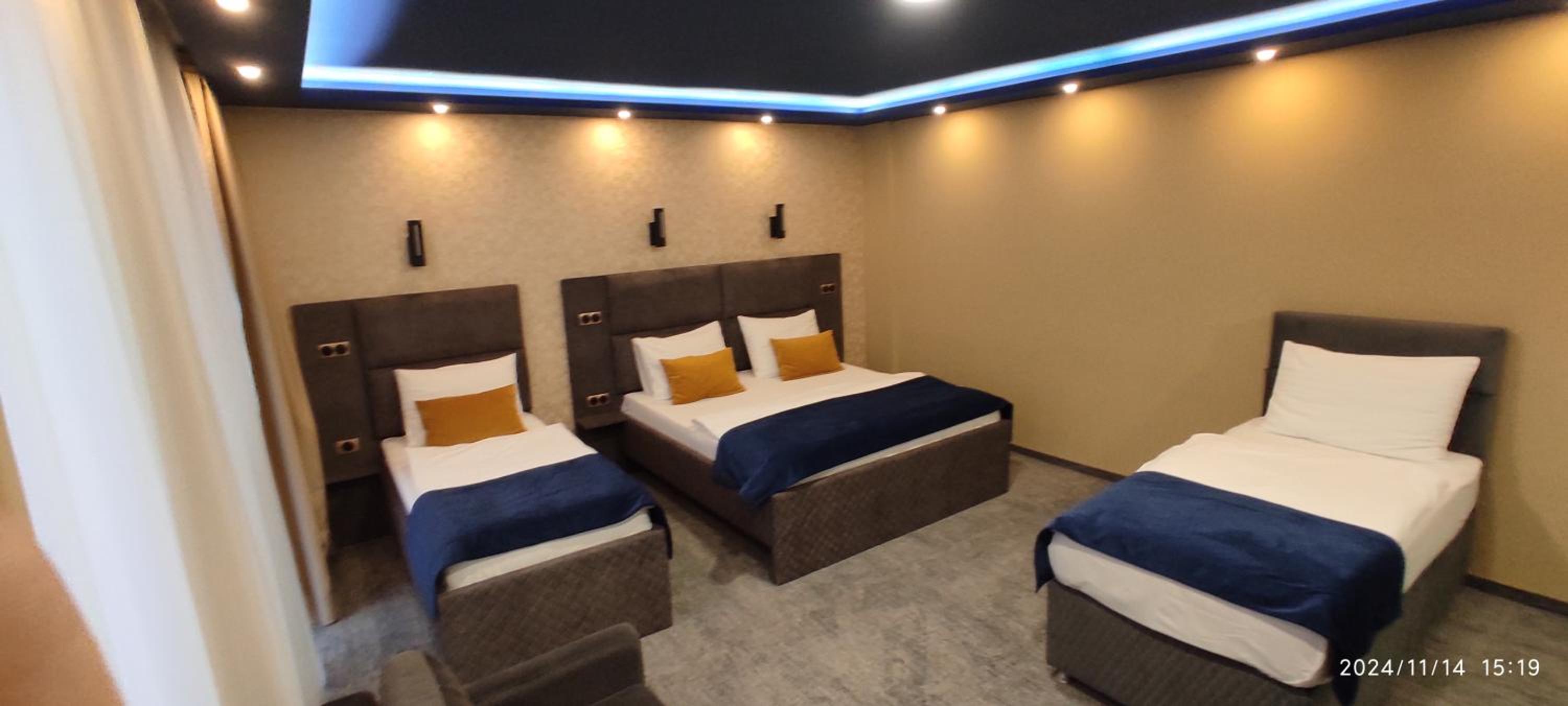 Quadruple Room - Photo 4