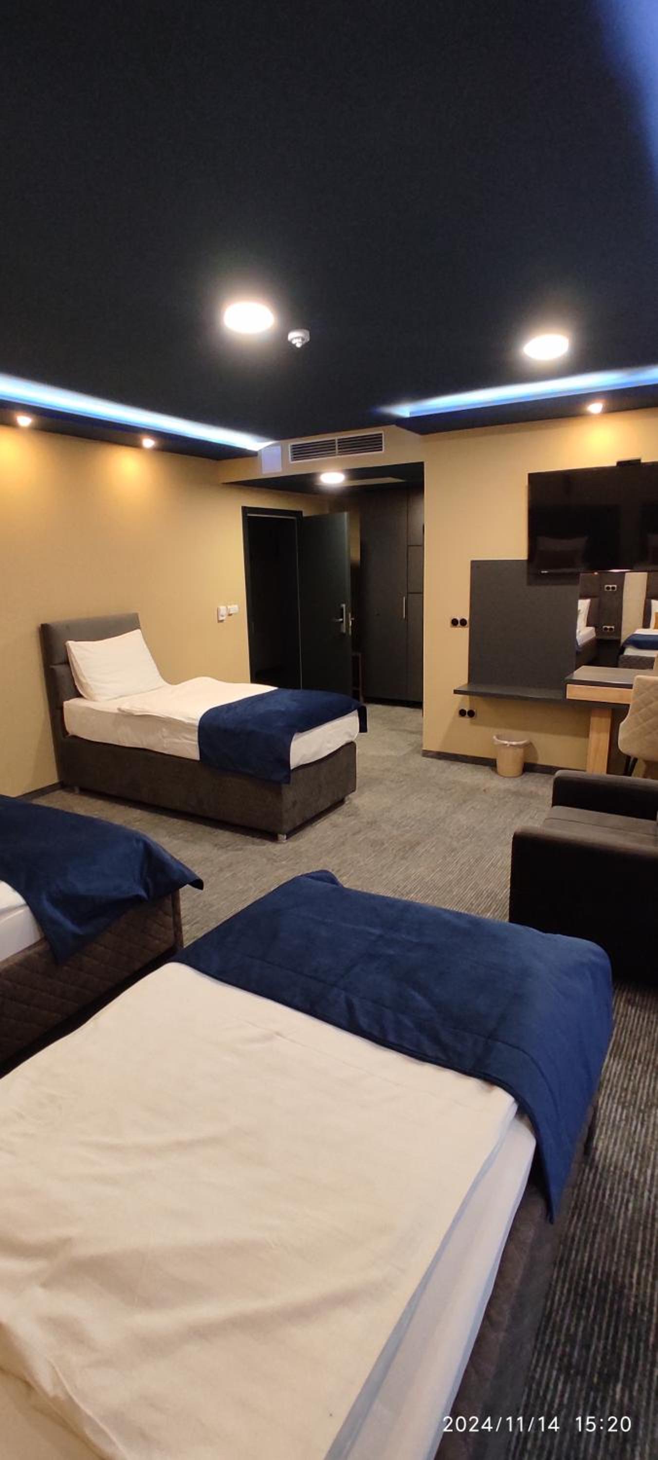 Quadruple Room - Photo 2