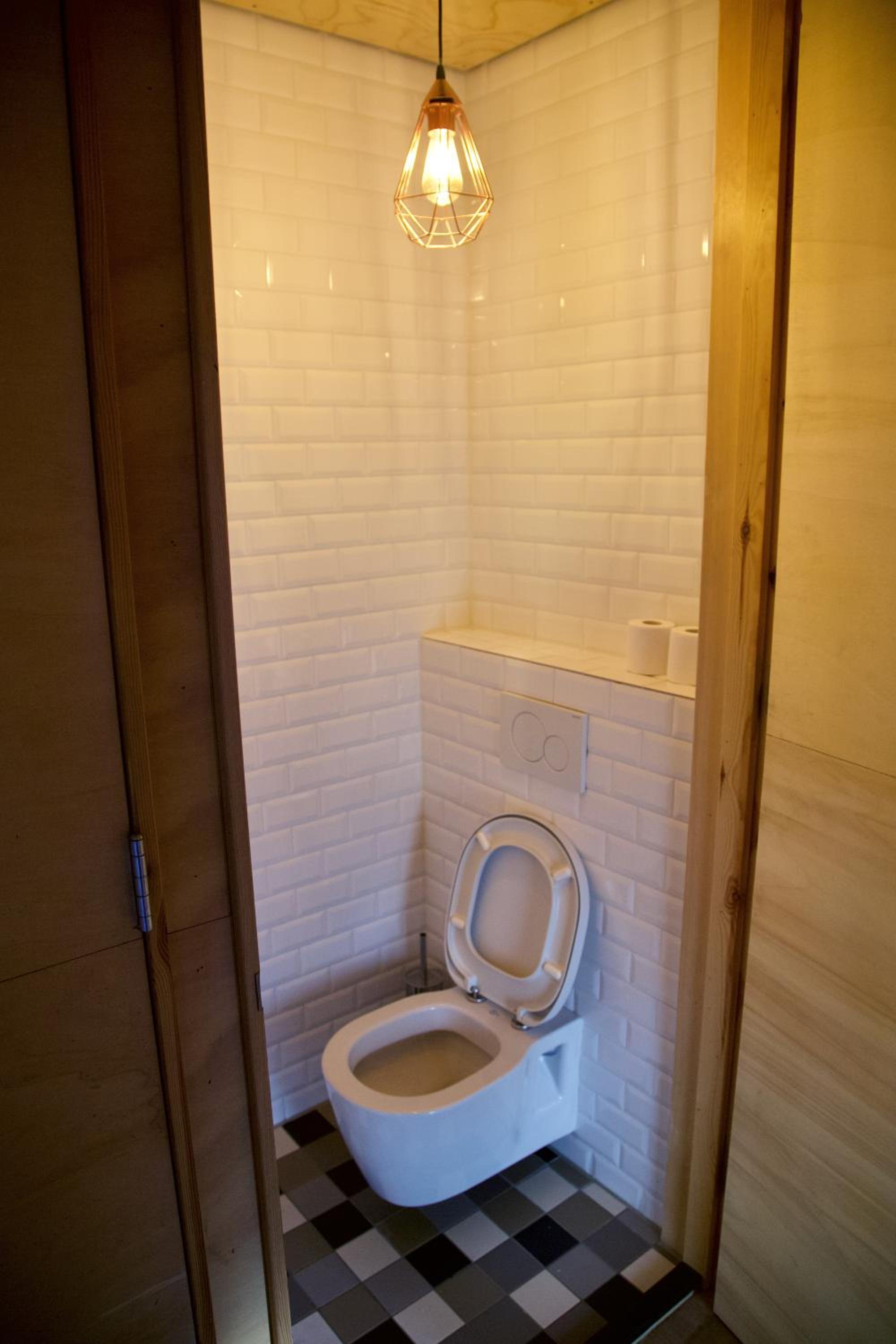 Cottage with two bedrooms -The Village (2297 ft from park) photo 3