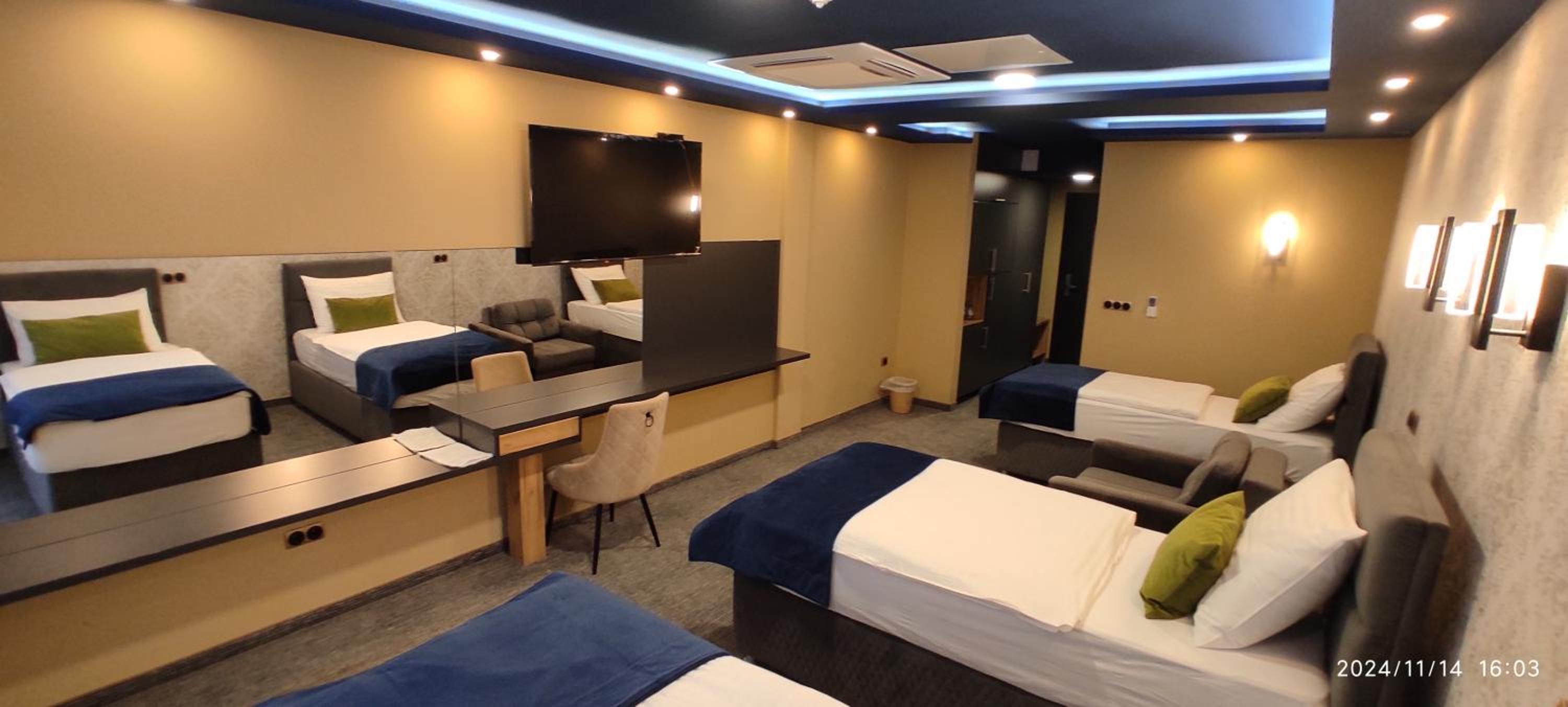 Deluxe Triple Room - Photo 5
