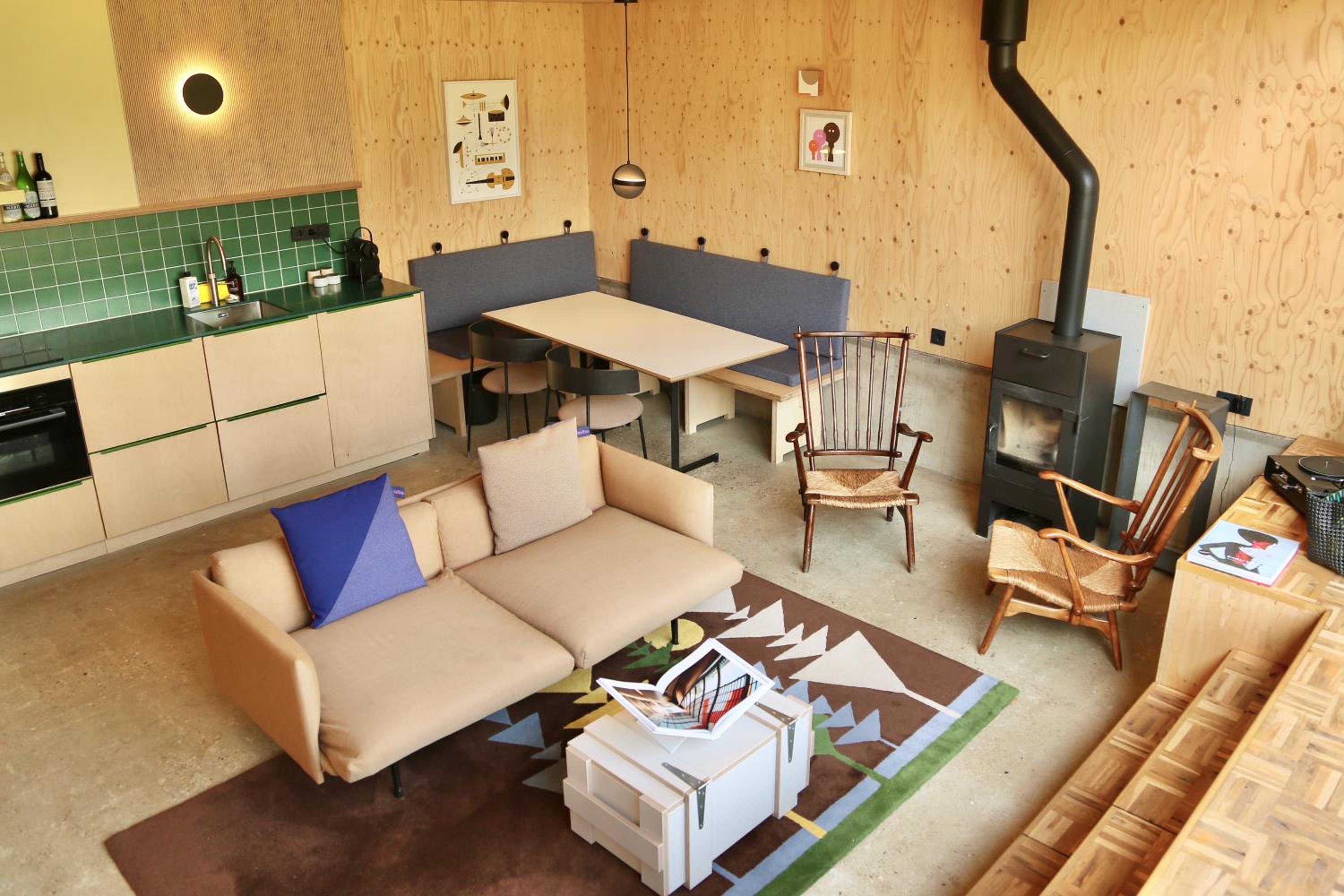 Two Bedroom Chalet with Hot tub - The Barn