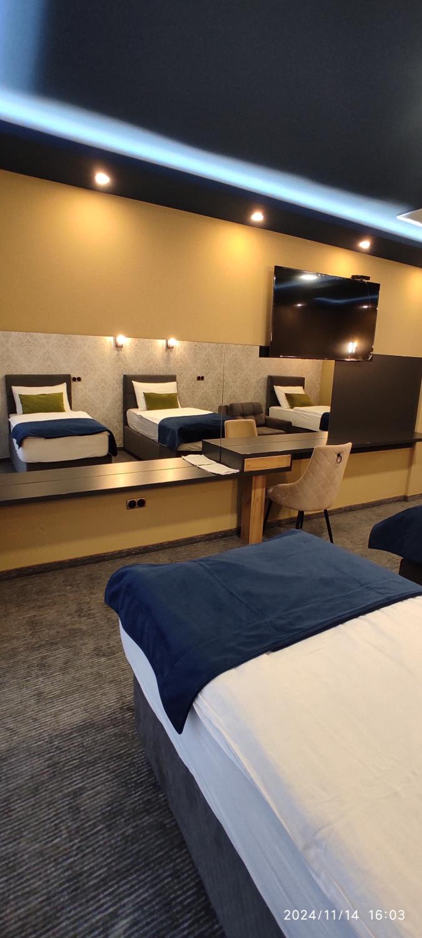 Deluxe Triple Room - Photo 7