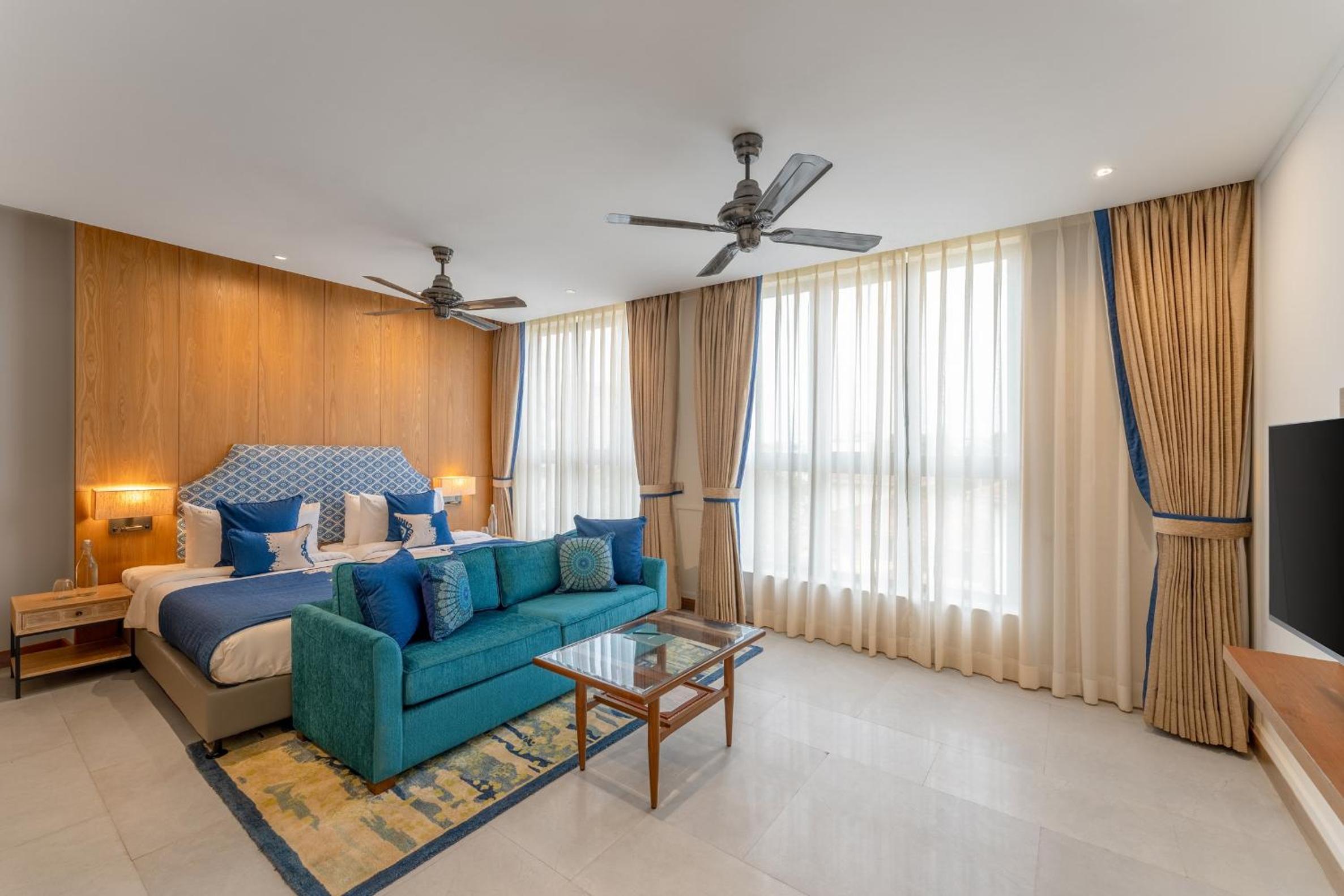 Junior Suite Twin Bed – City View – – 10% off on Food & Beverages with a-la-carte selection Junior Suite Twin Bed – City View – – 10% off on Food & Beverages with a-la-carte selection
