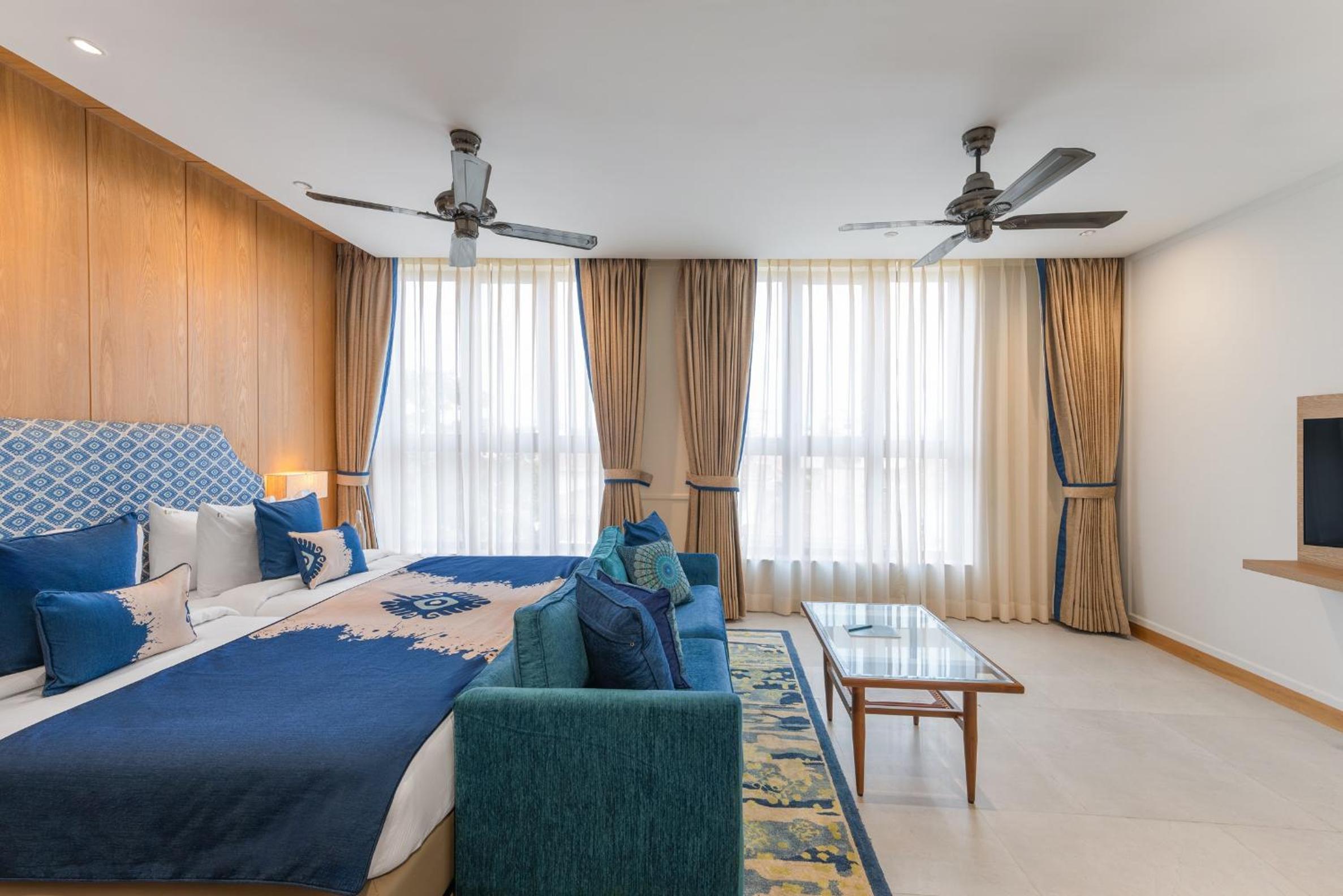 Junior Suite Twin Bed – City View – – 10% off on Food & Beverages with a-la-carte selection Junior Suite Twin Bed – City View – – 10% off on Food & Beverages with a-la-carte selection