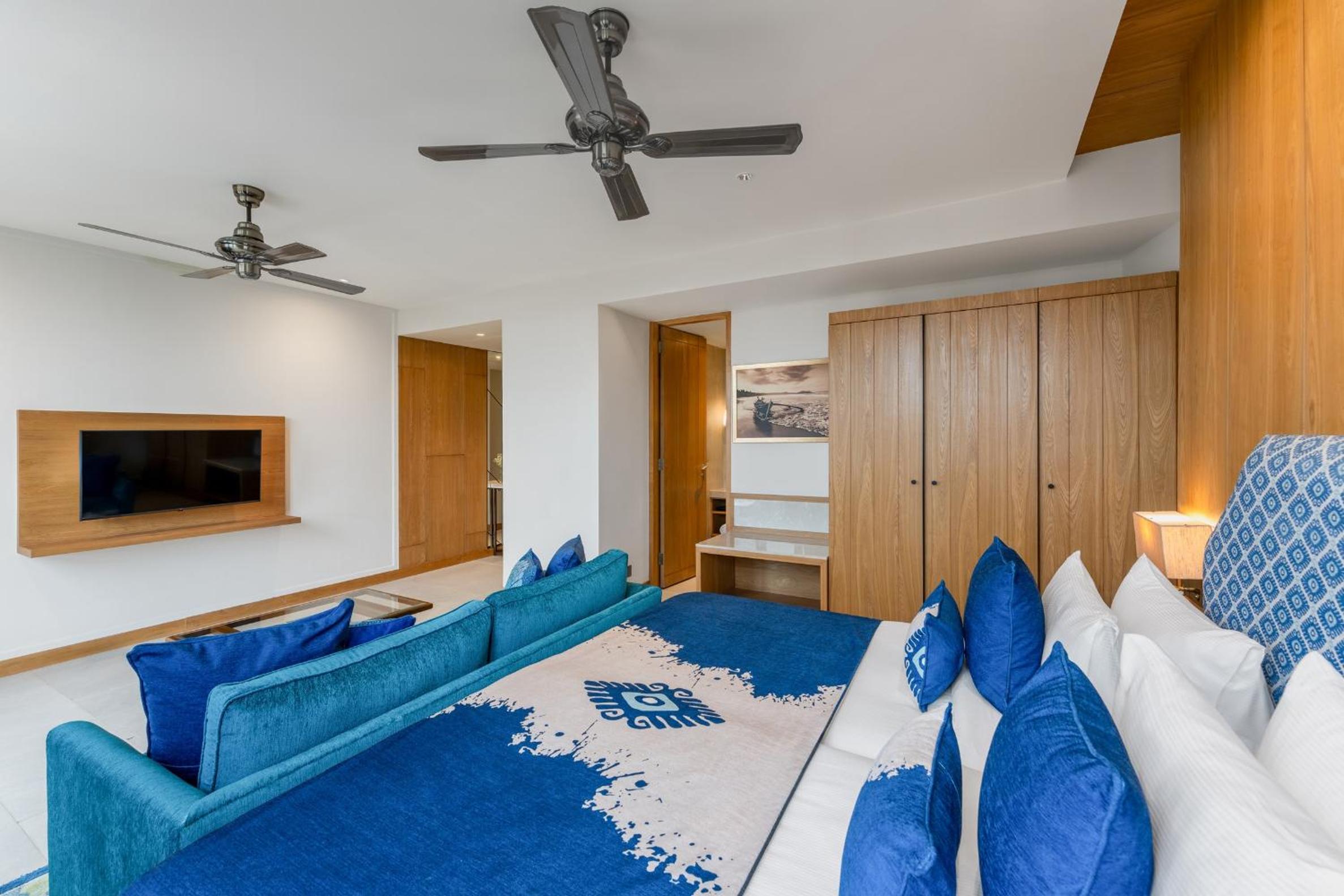 Junior Suite Twin Bed – City View – – 10% off on Food & Beverages with a-la-carte selection Junior Suite Twin Bed – City View – – 10% off on Food & Beverages with a-la-carte selection