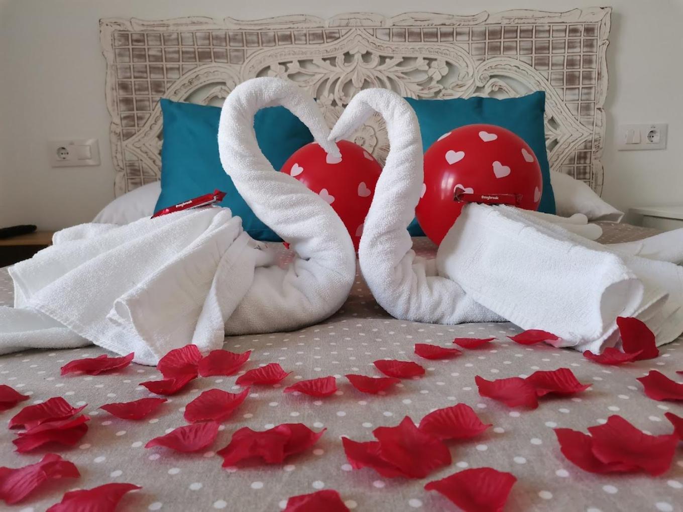 Double Room - Photo 15