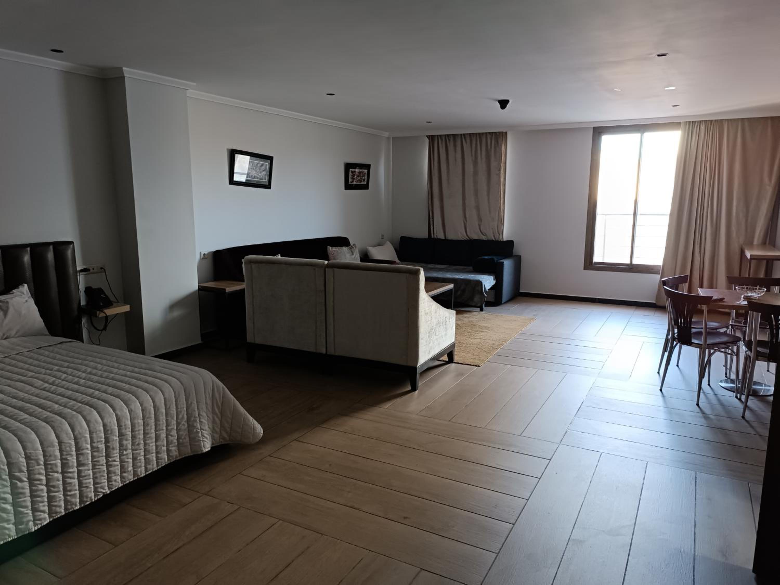 Suite photo 1