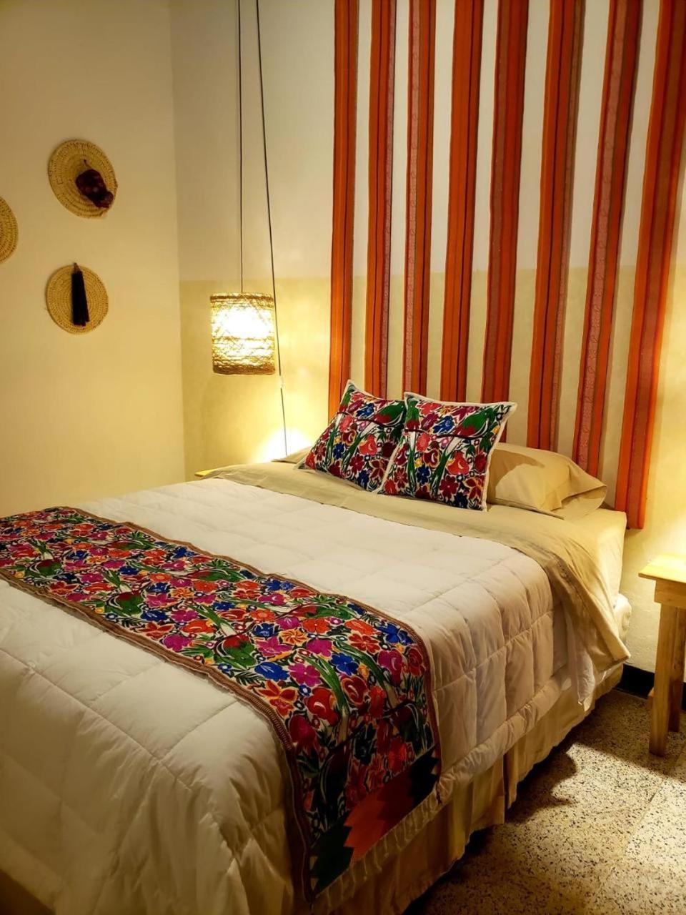 Standard Queen Room photo 2