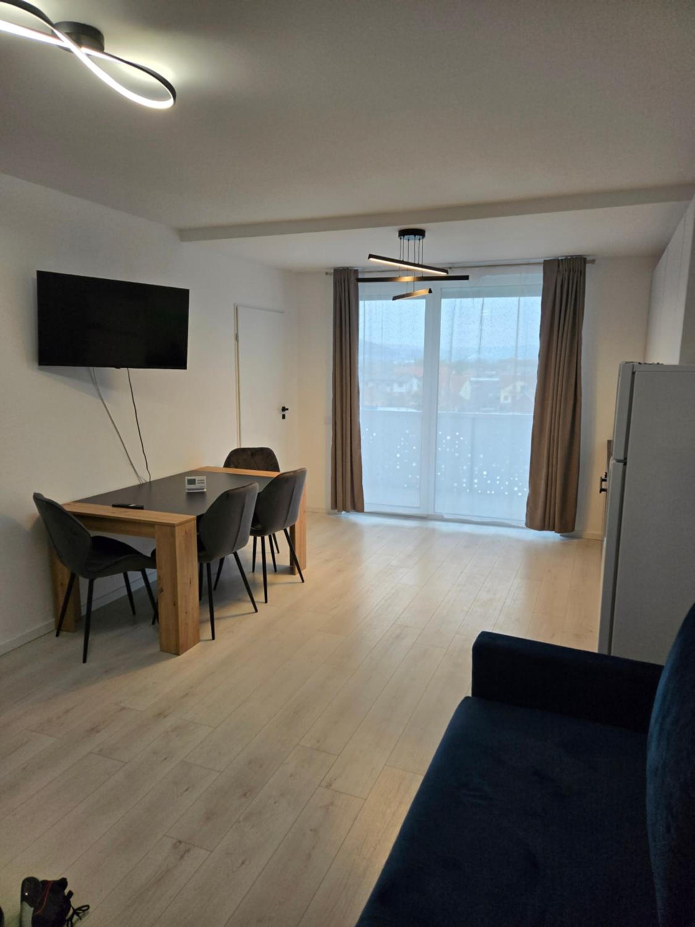 One-Bedroom Apartment photo 2