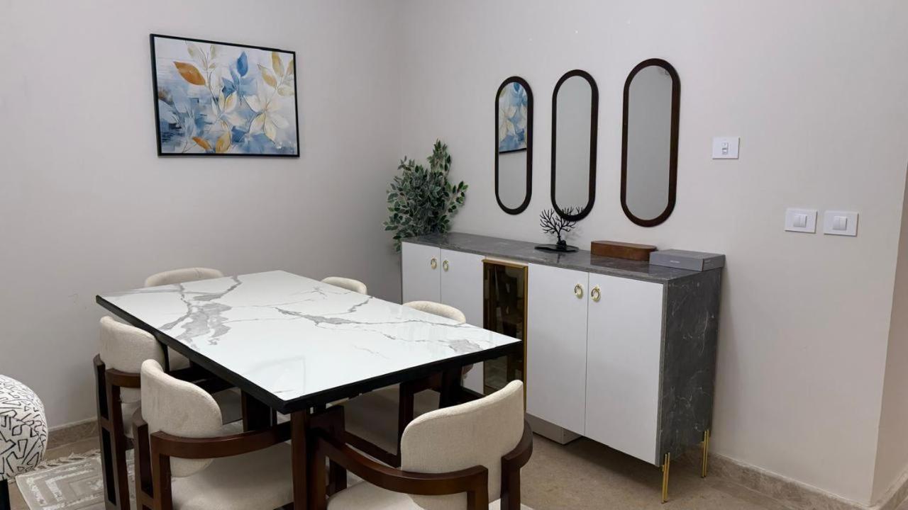 Three-Bedroom Apartment With Park View photo 3