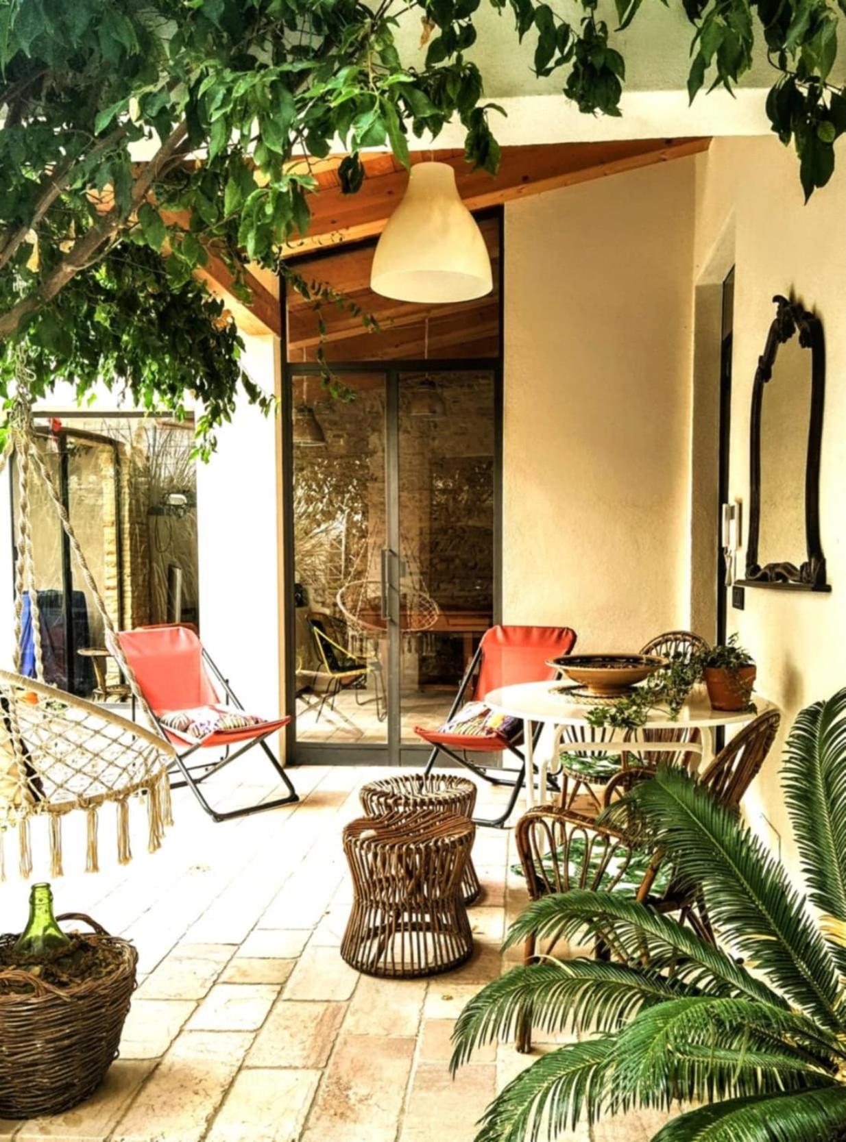 One-Bedroom Apartment with Garden photo 2