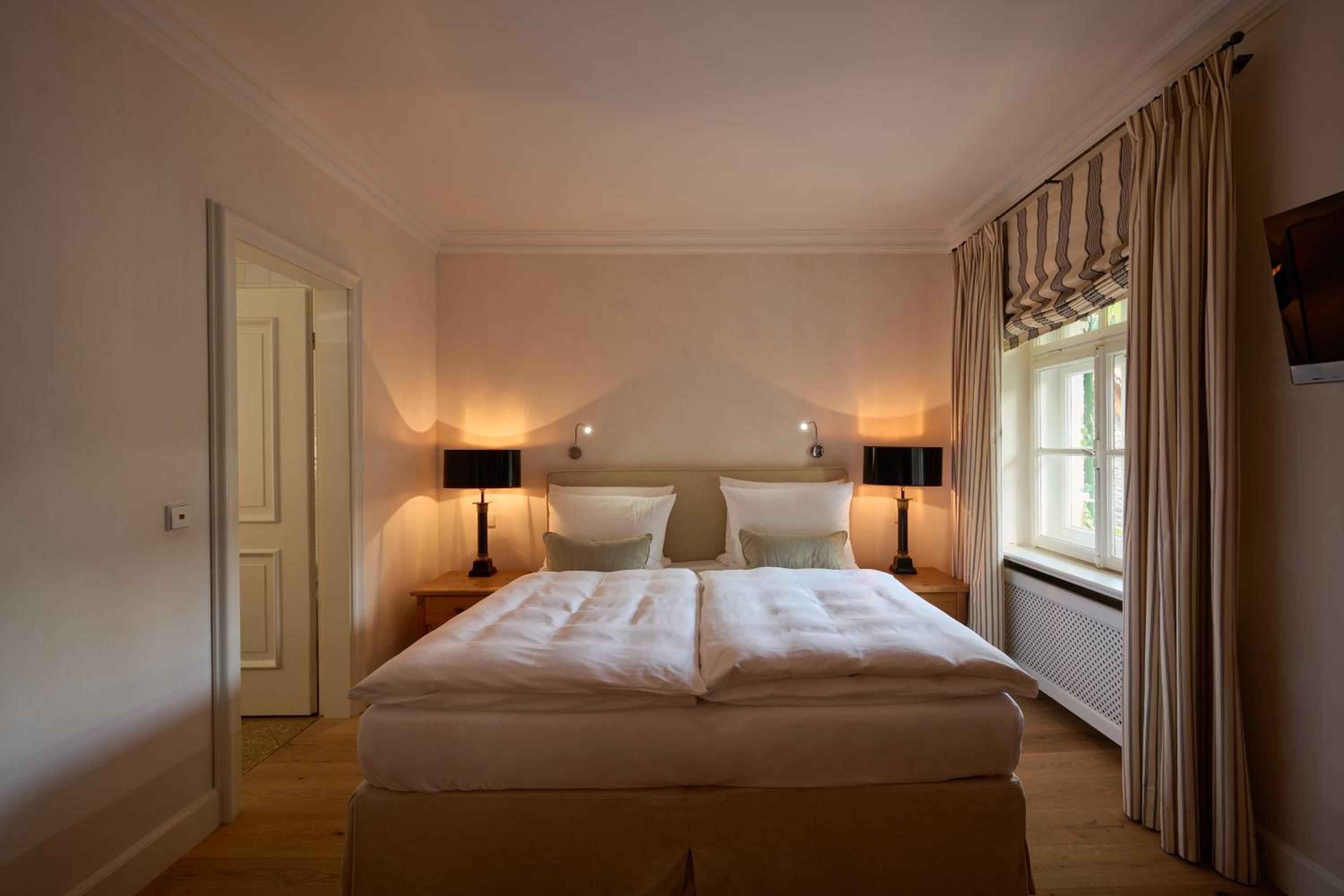 Business Double Room - Photo 3
