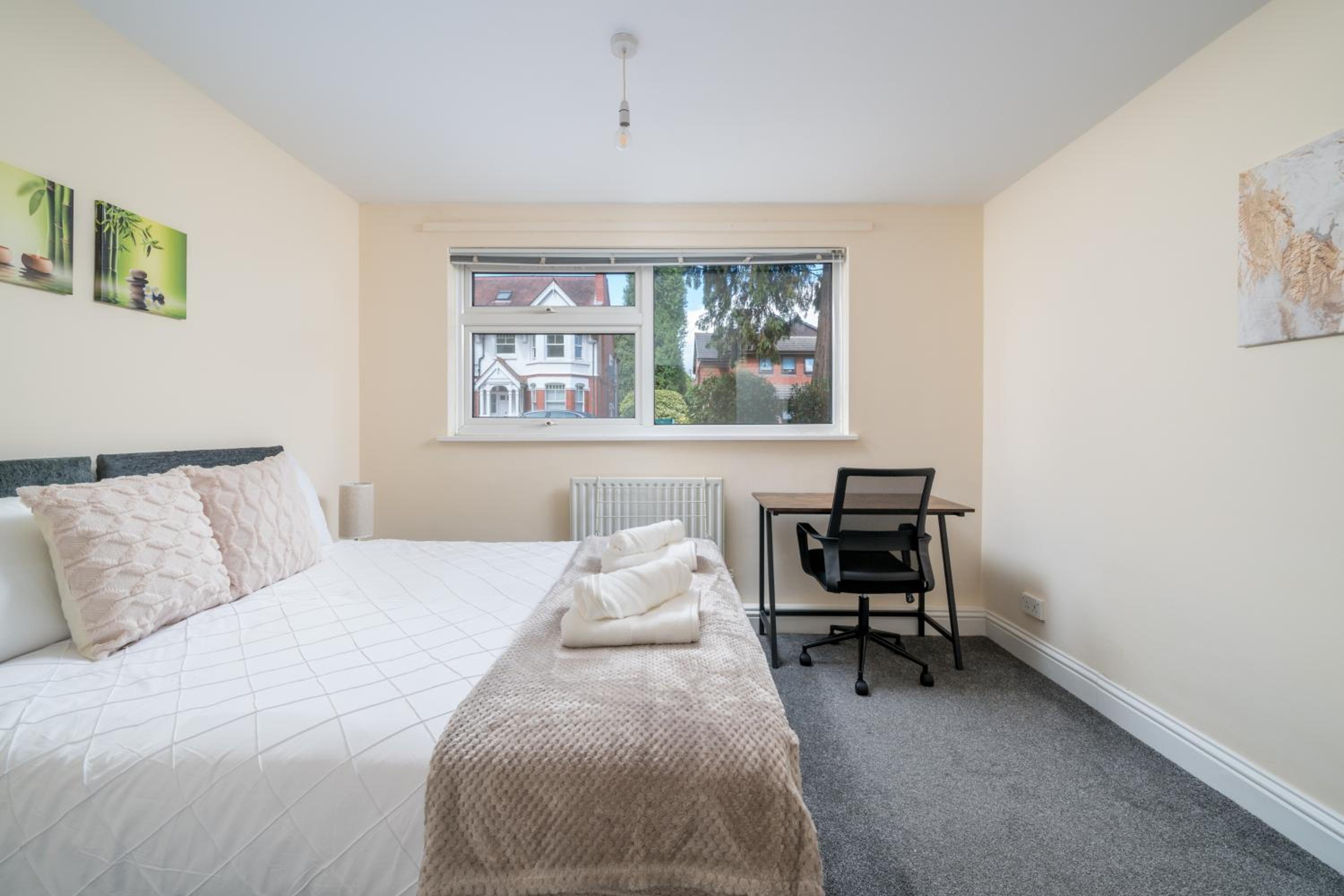 Apartment photo 2