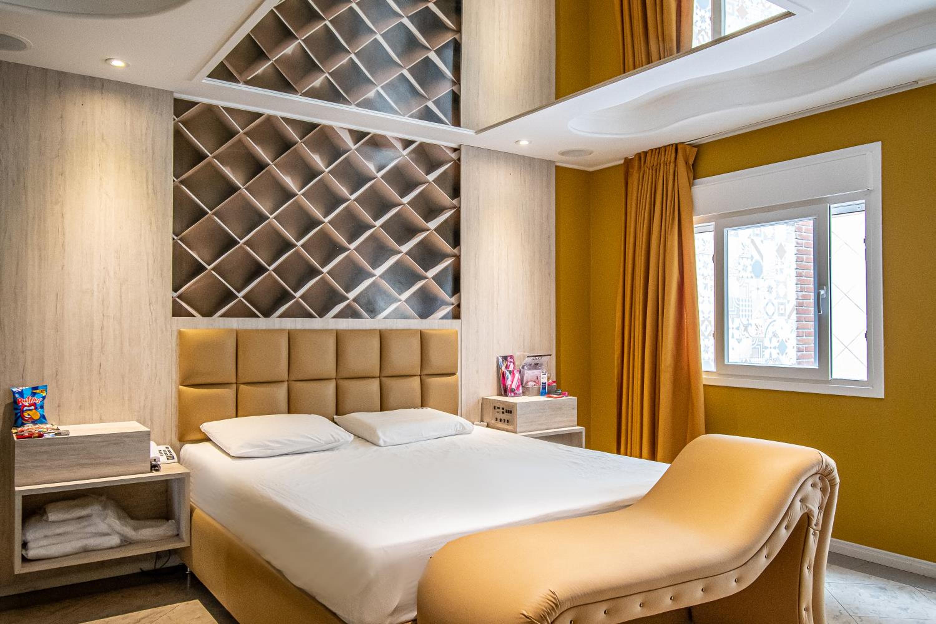 Deluxe Double Room with Bath