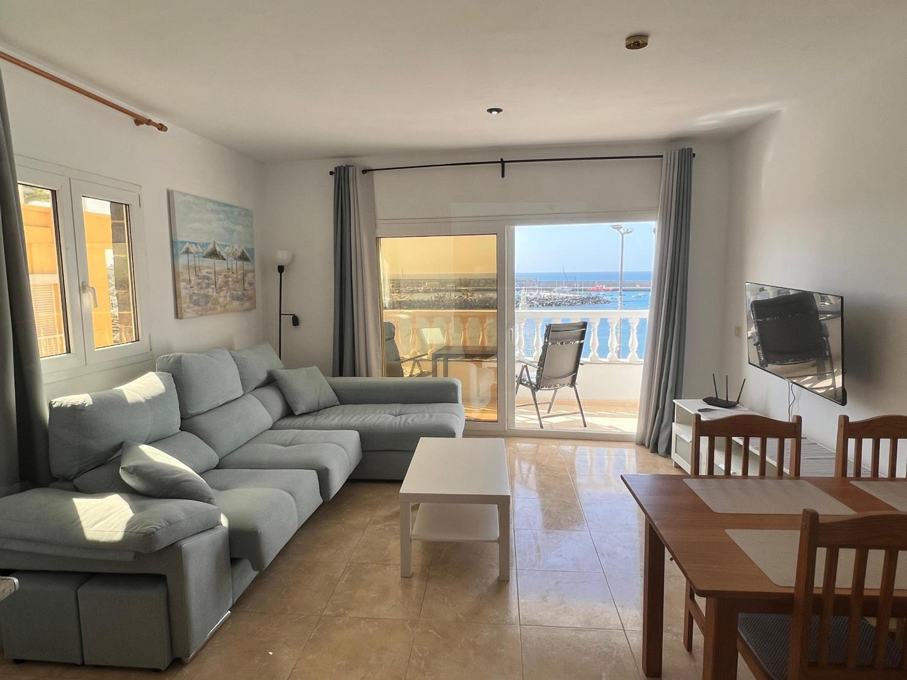 Apartamento de dos habitaciones con vista al mar