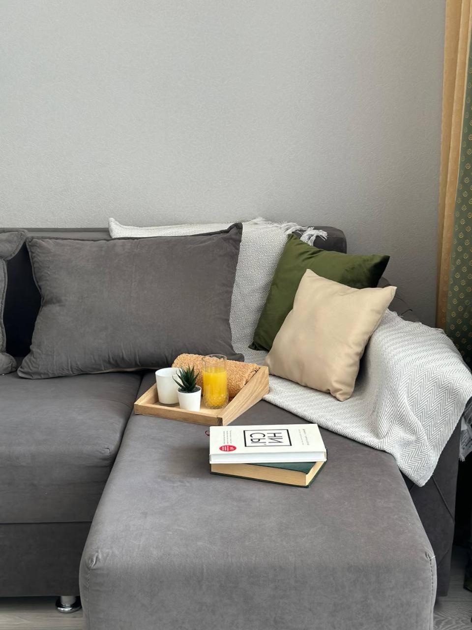 One-Bedroom Apartment photo 1
