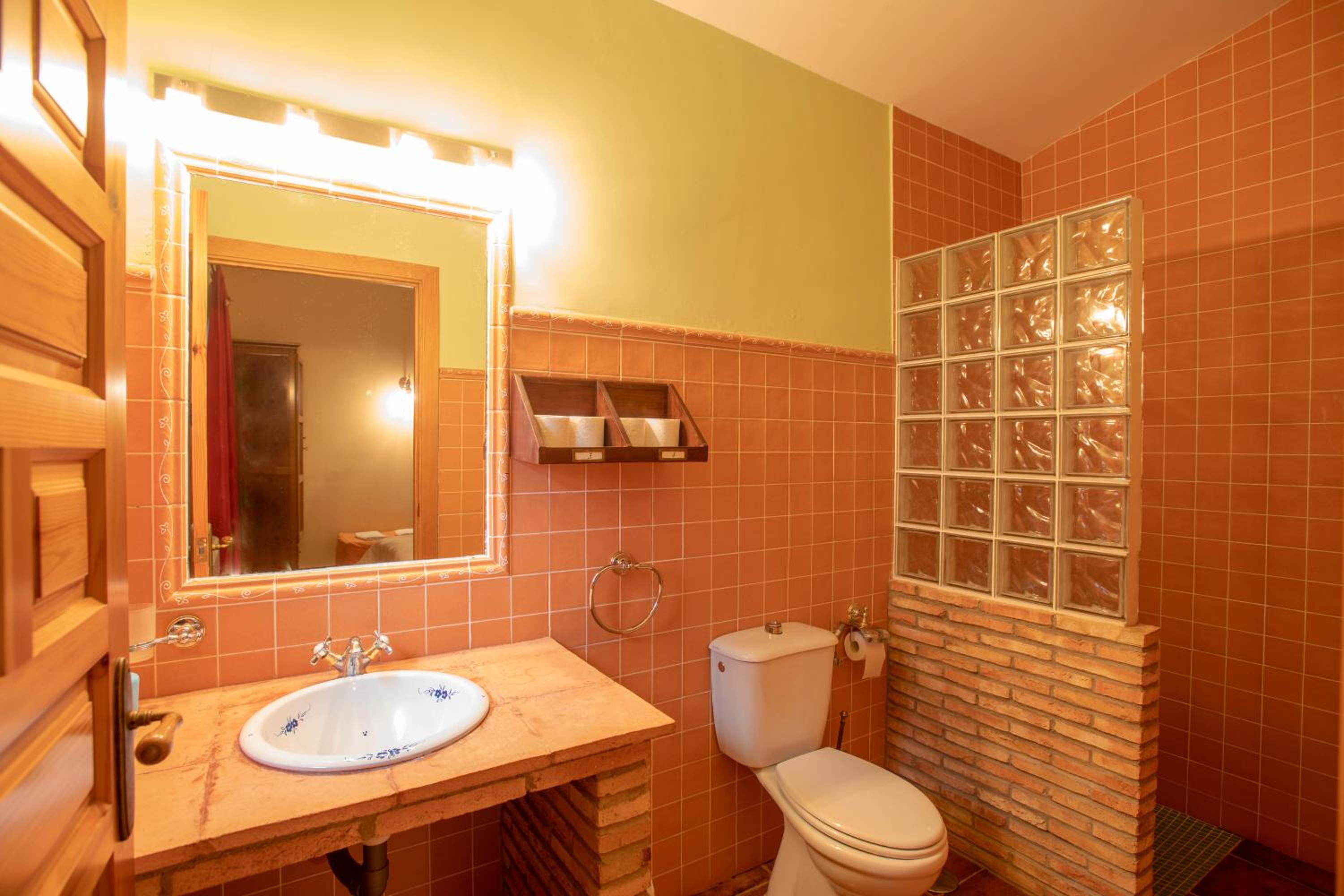 Two-Bedroom Deluxe Apartment with Garden View photo 2