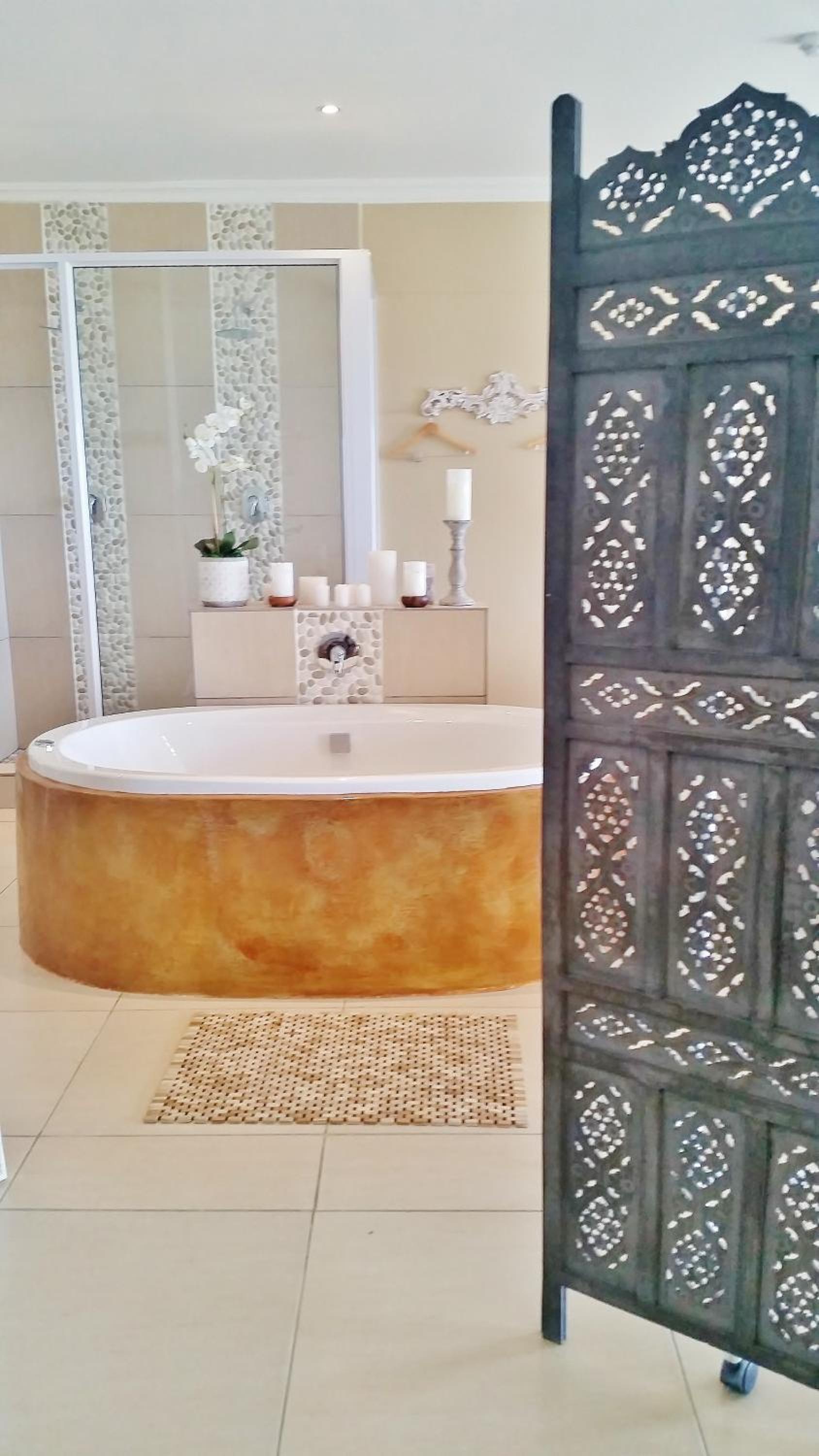 Honeymoon Suite - Photo 17