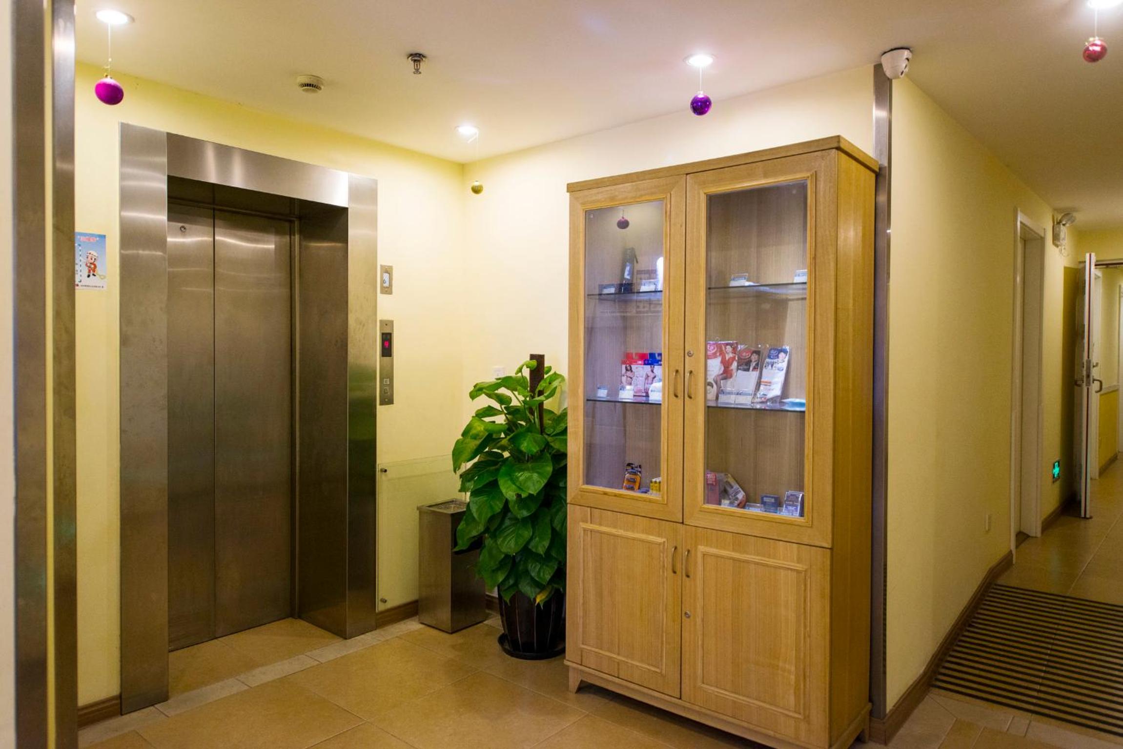 Mainland Chinese Citizens - Standard Twin Room - Photo 2