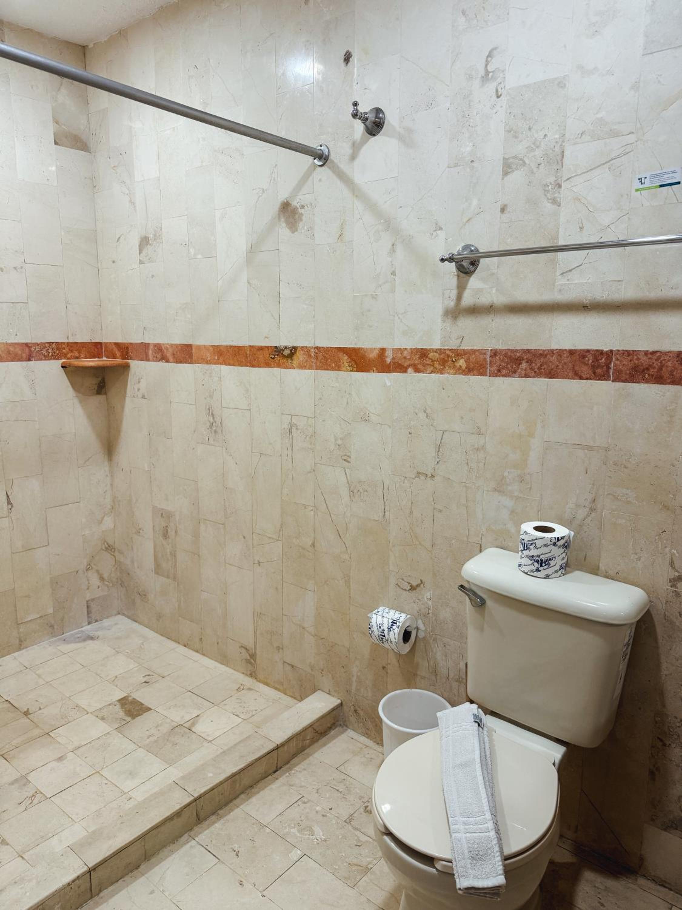 Quadruple Room - Photo 2