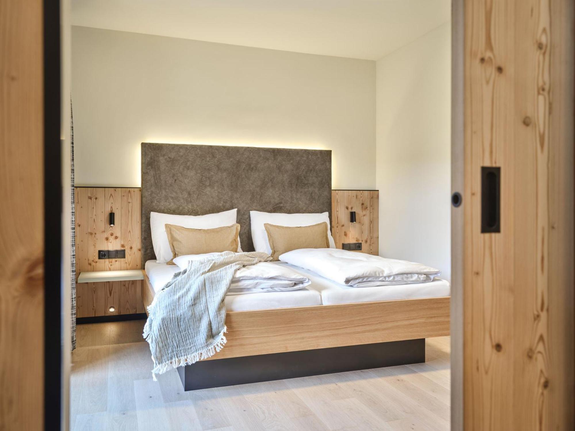Deluxe Double Room with Balcony - Photo 1