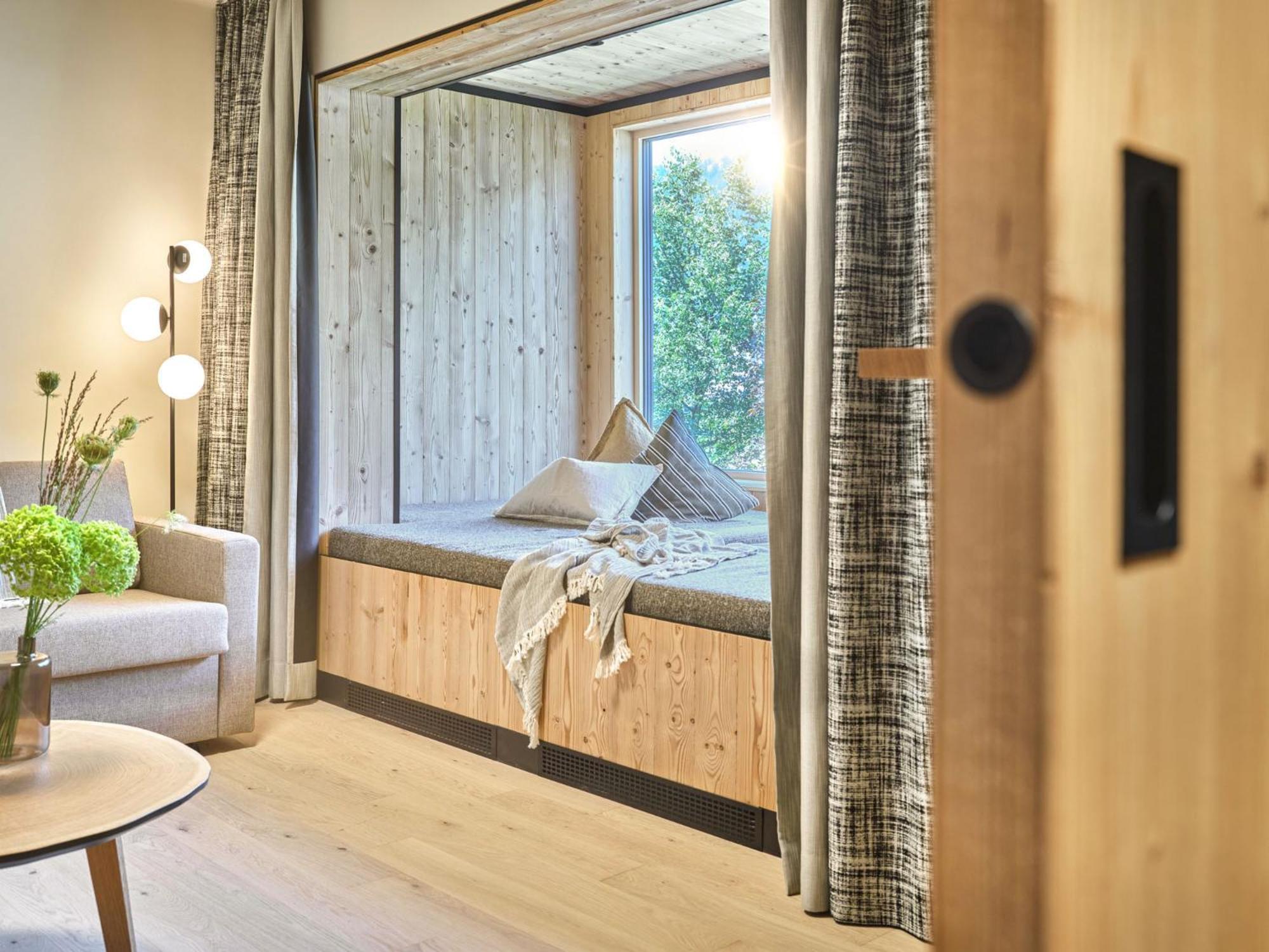 Deluxe Double Room with Shower - Photo 2