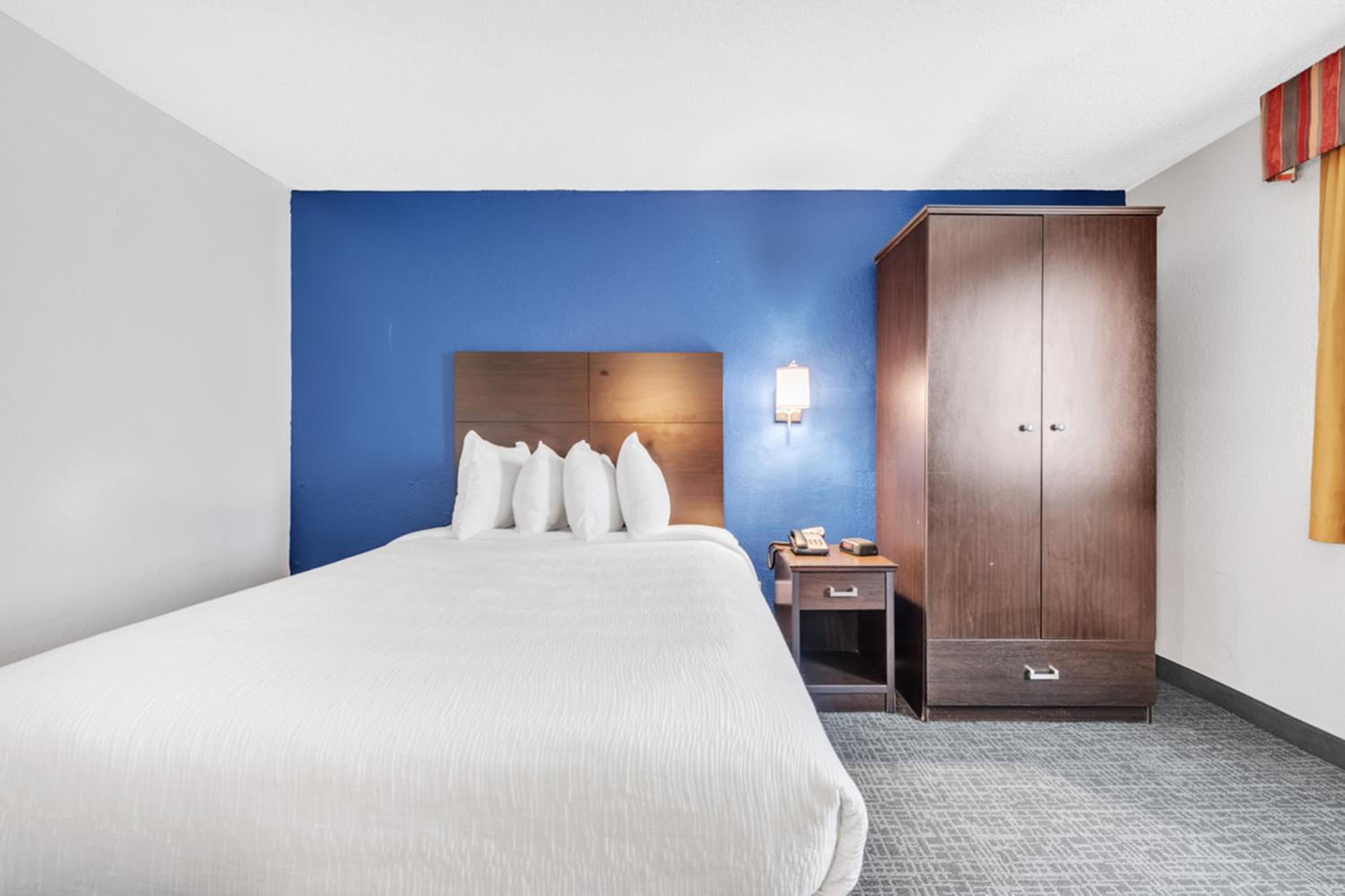 Full Bed Non-Smoking photo 1