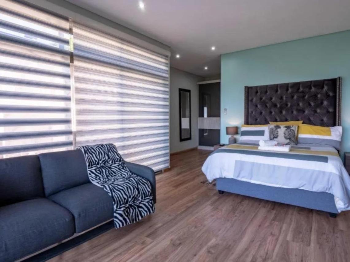 Double Room with Balcony and Sea View - Photo 1