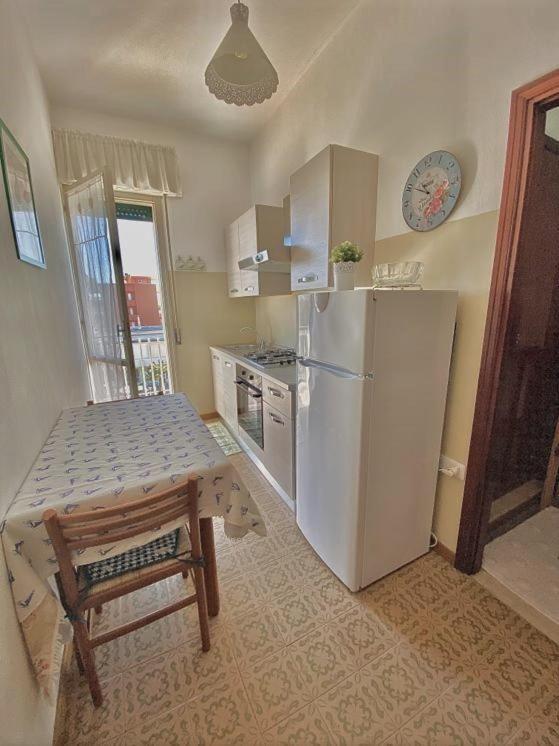 One-Bedroom Apartment with Sea View and Balcony photo 3