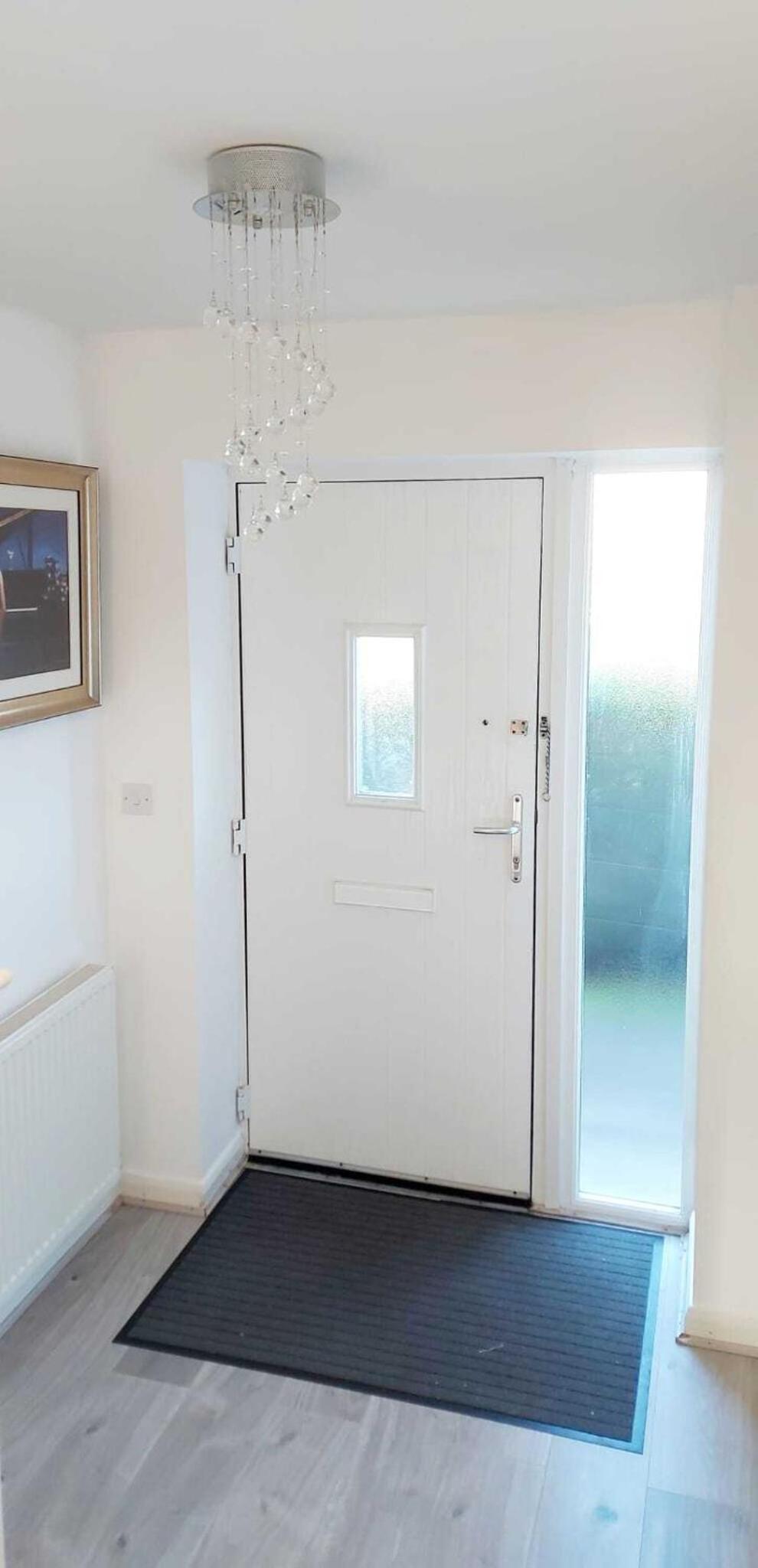 Three-Bedroom House photo 3