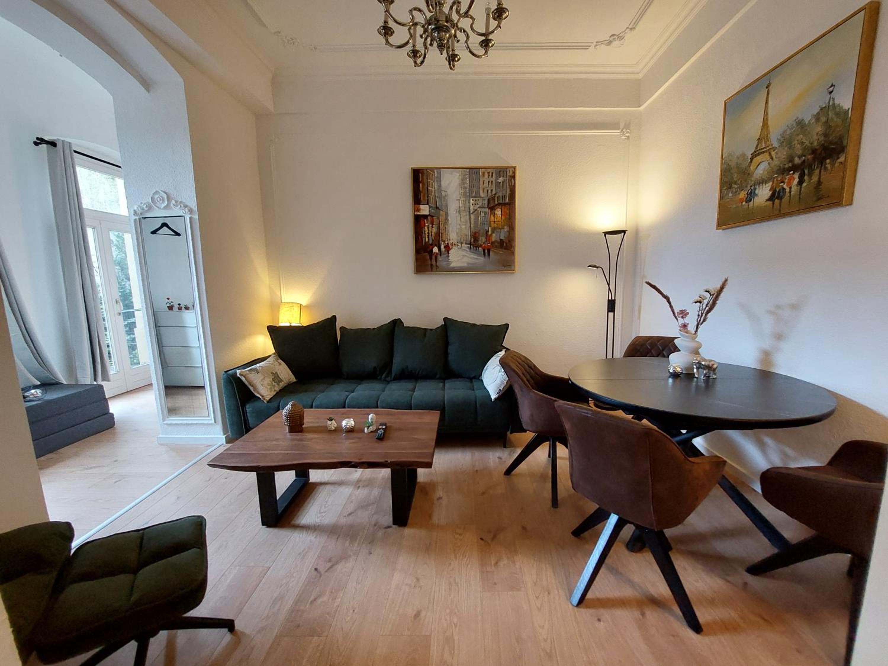 One-Bedroom Apartment photo 1