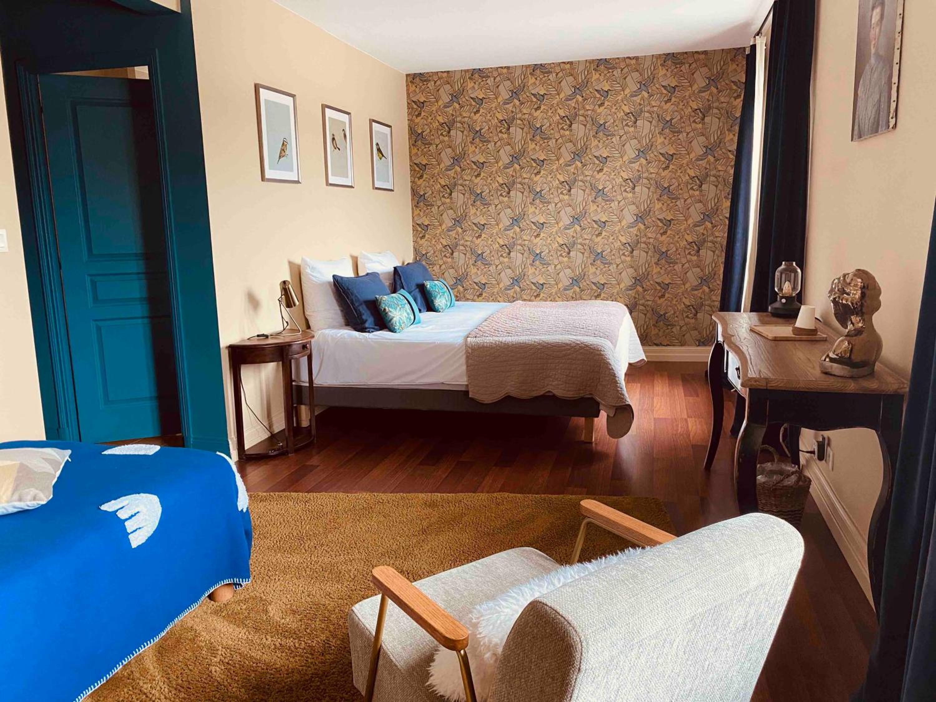 Double Room with Shower and Cher view