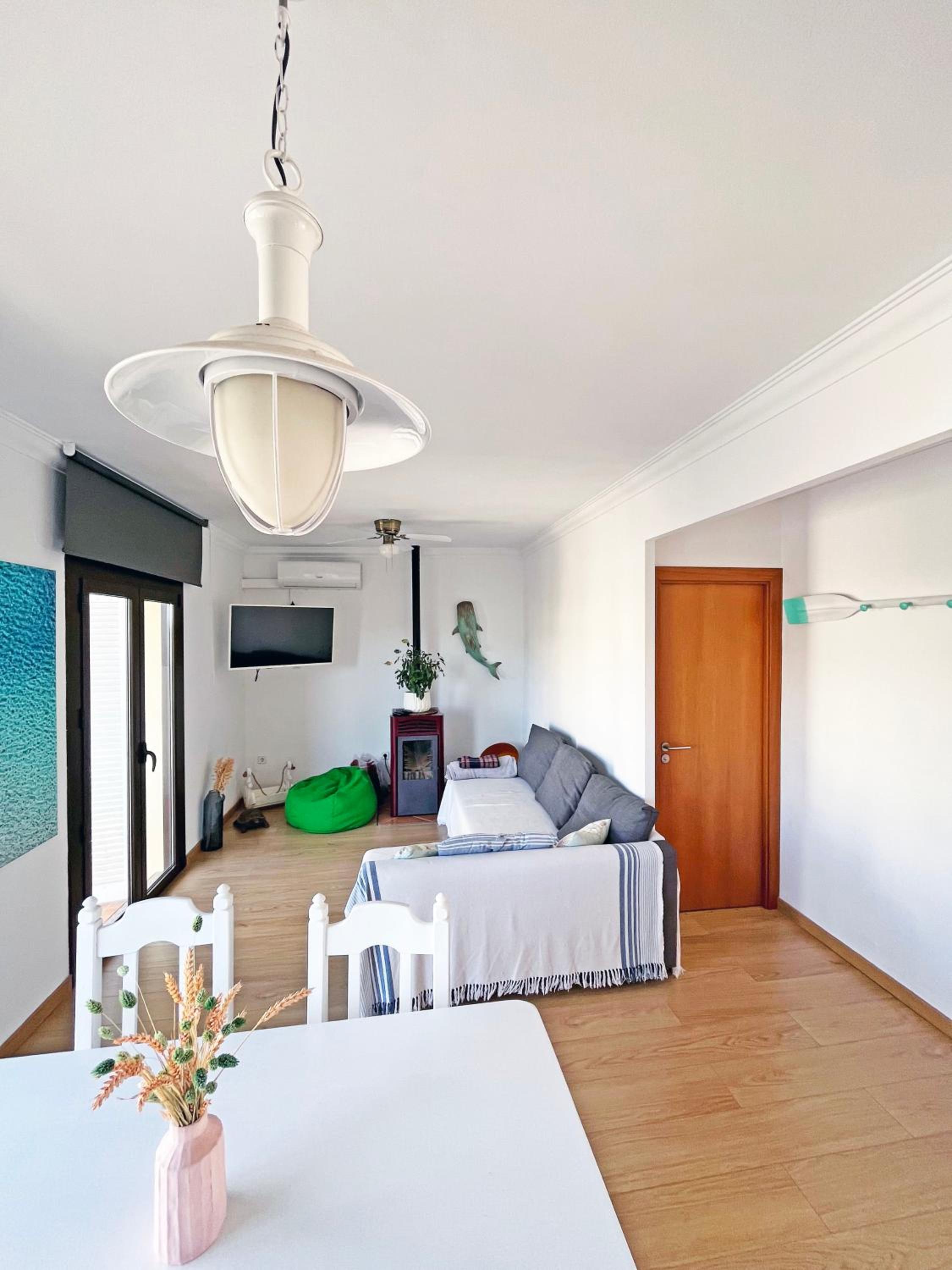 Apartamento de dos habitaciones con balcón y terraza
