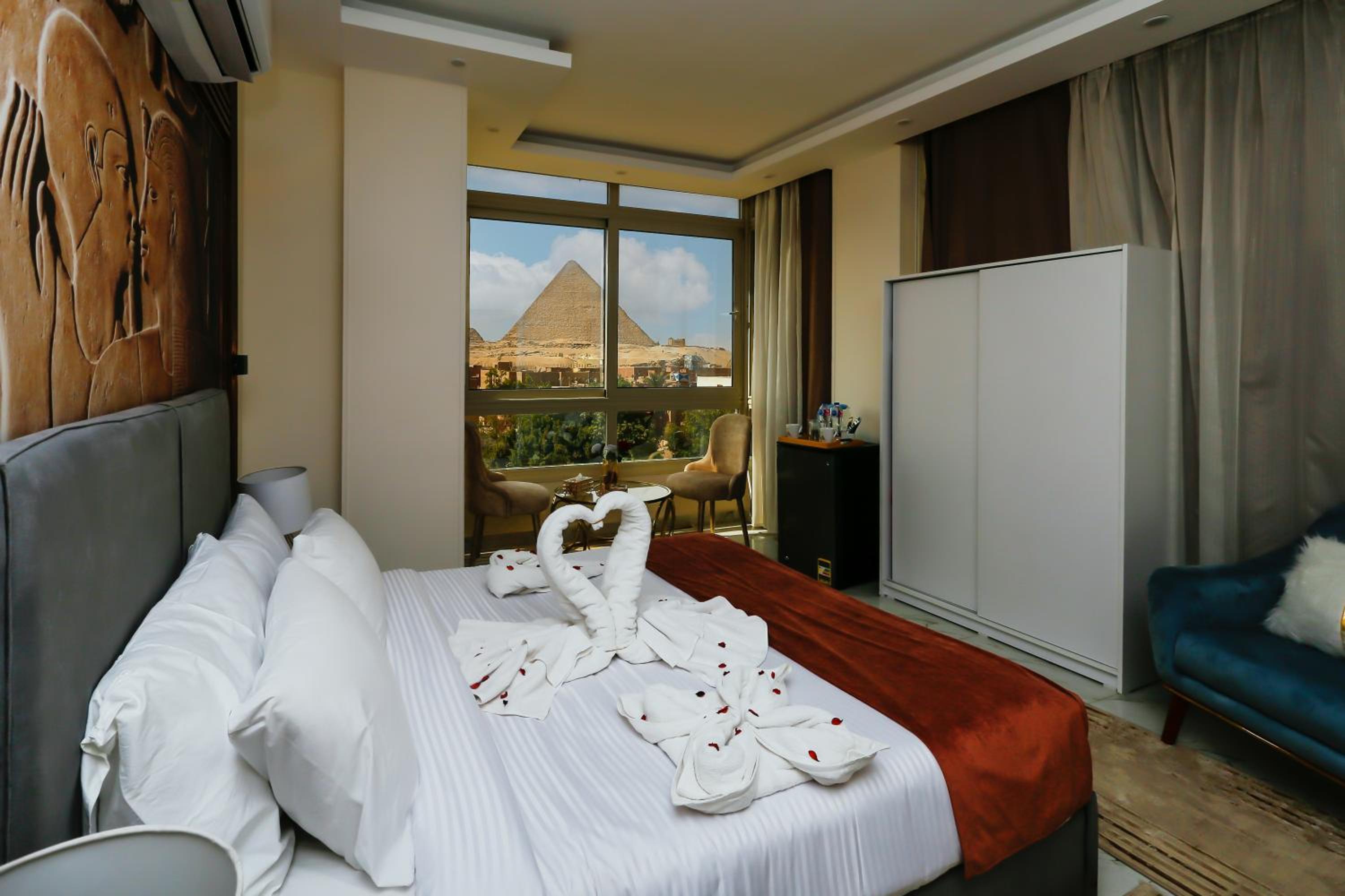 King Room with Pyramids View