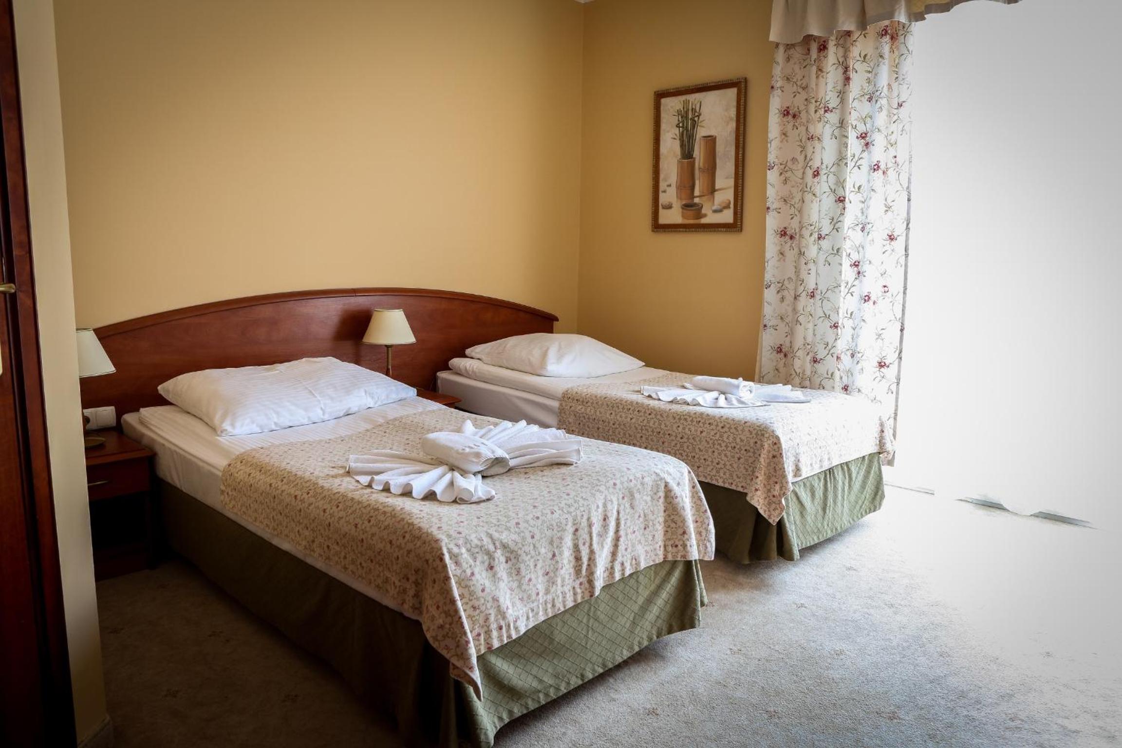 Twin Room - Photo 1