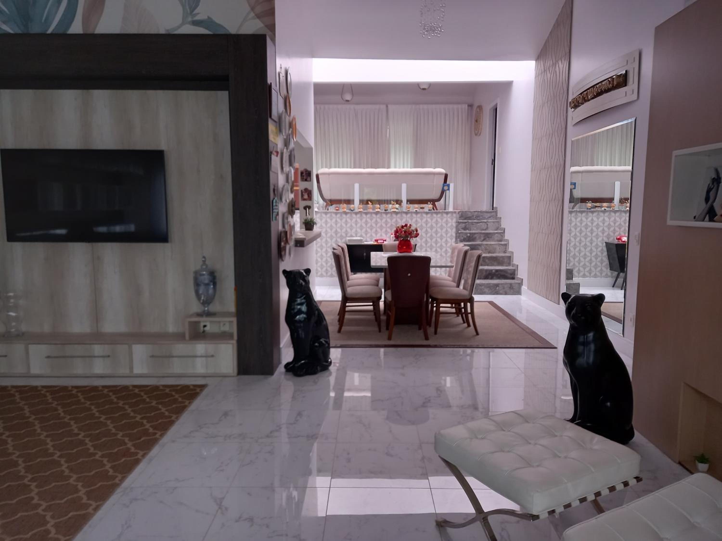 Three-Bedroom House photo 1