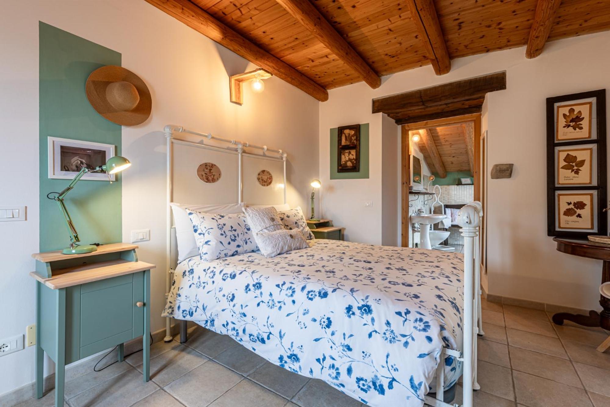 Deluxe Room - Photo 3