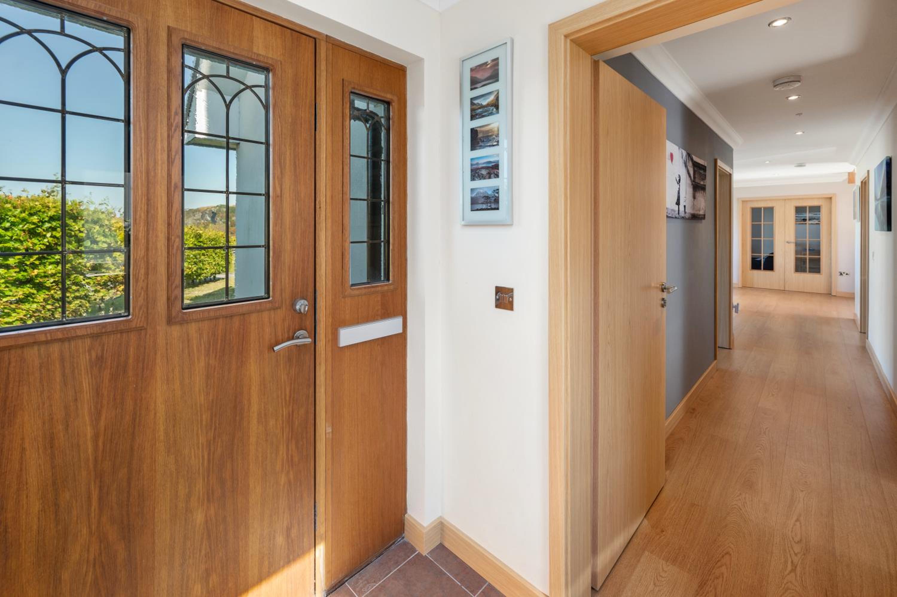 Four-Bedroom House photo 2