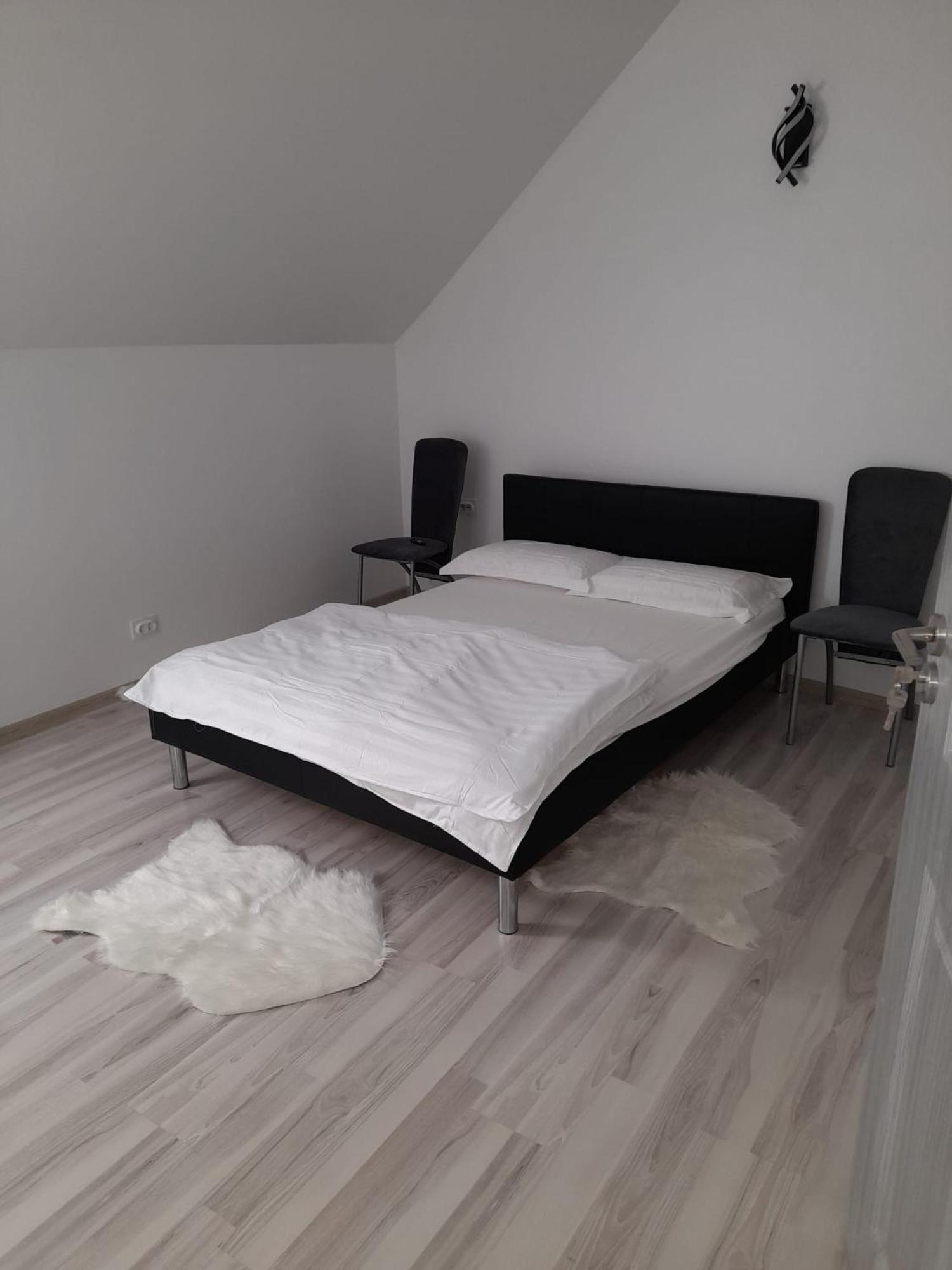 Three-Bedroom Apartment with Water View photo 3