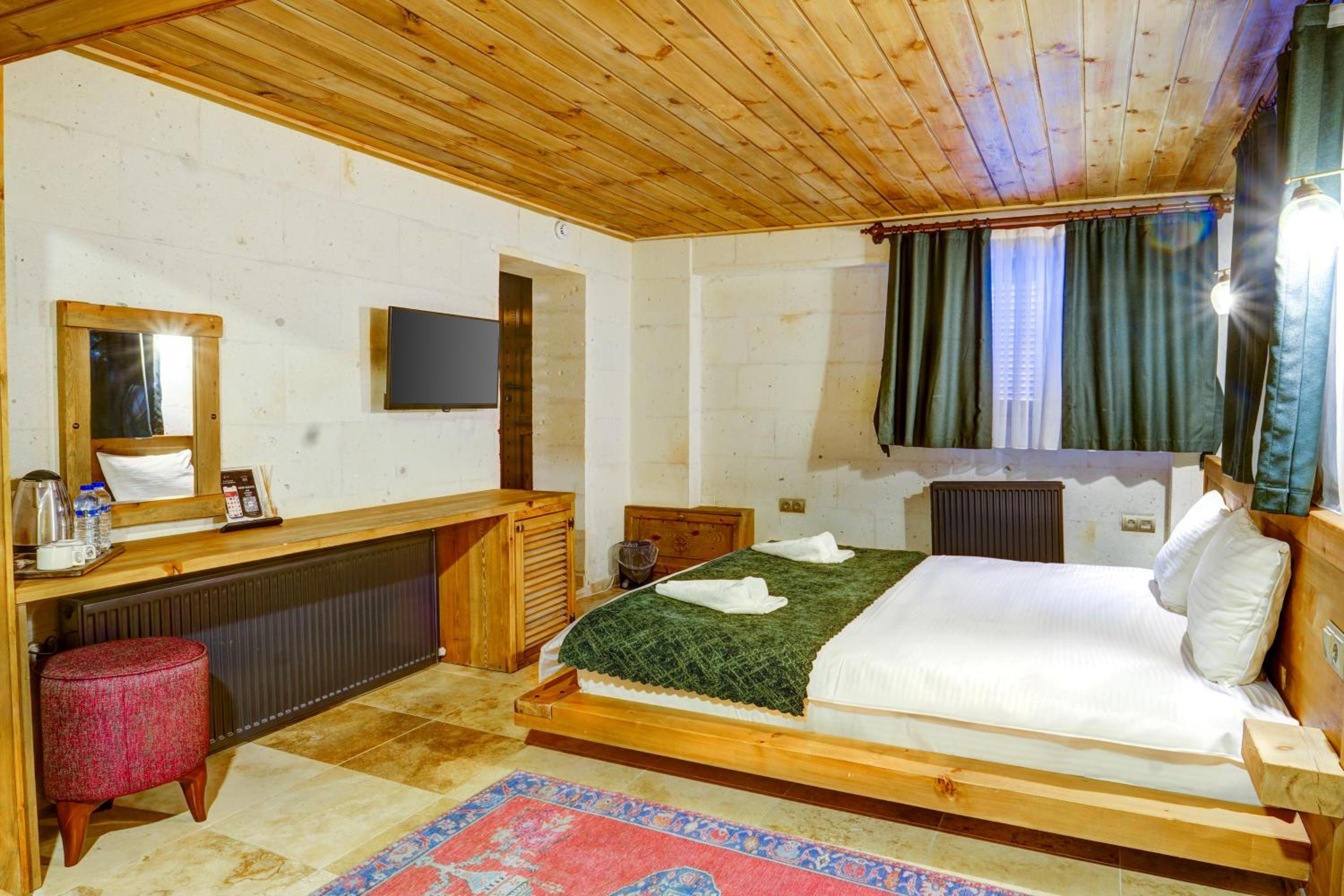 Large Double Room photo 3