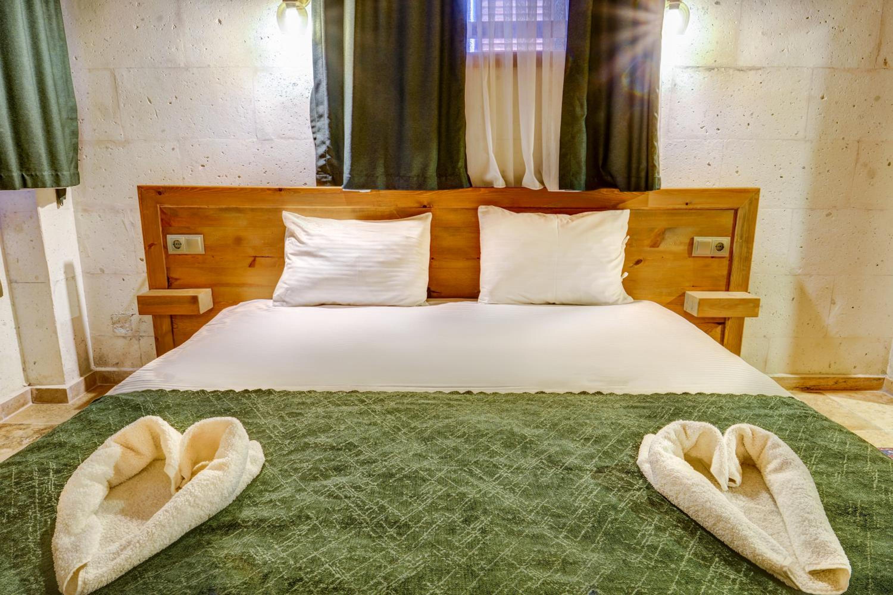 Large Double Room photo 1