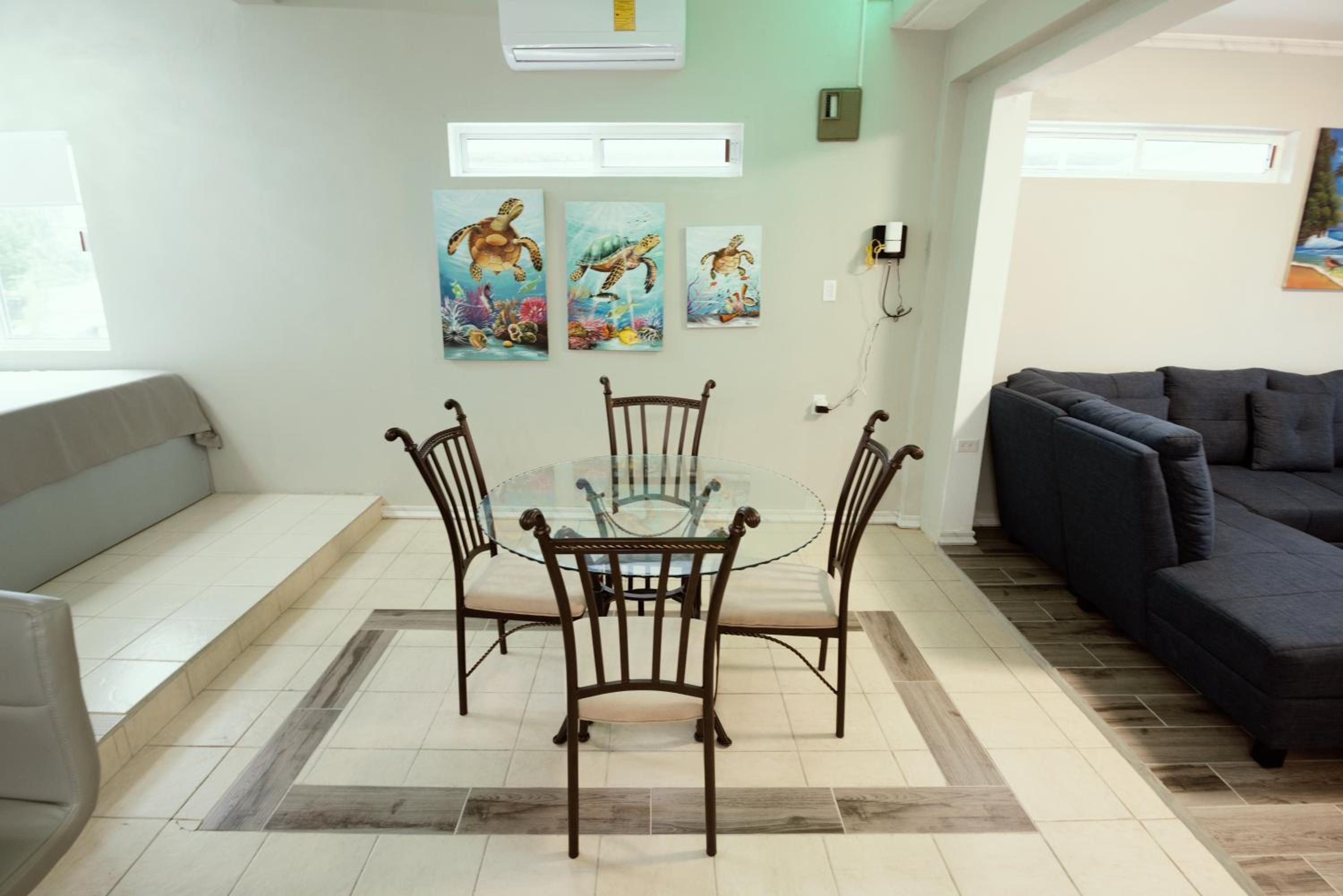 Family Room photo 3